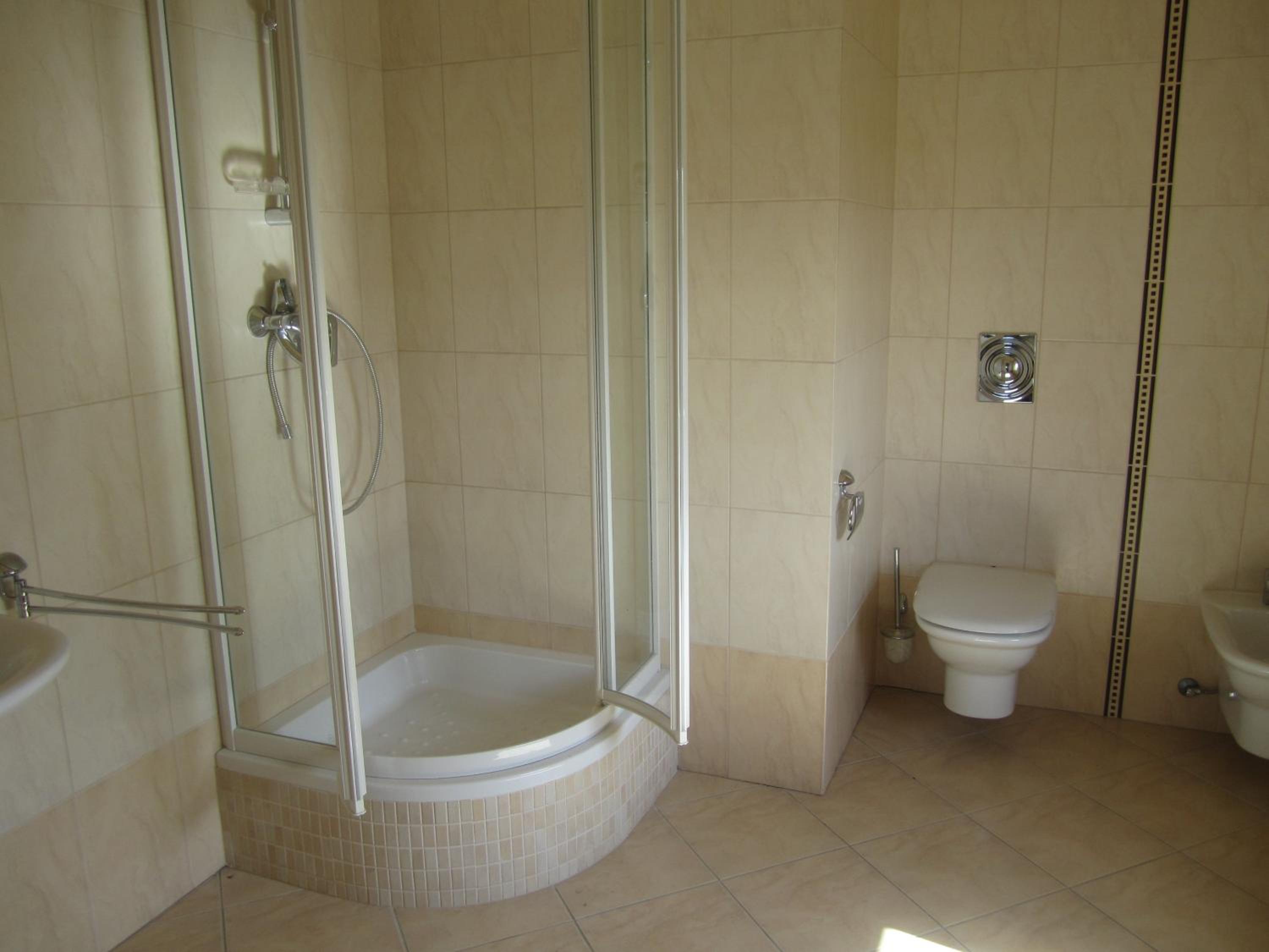Quintuple Room with Bathroom - Photo 2