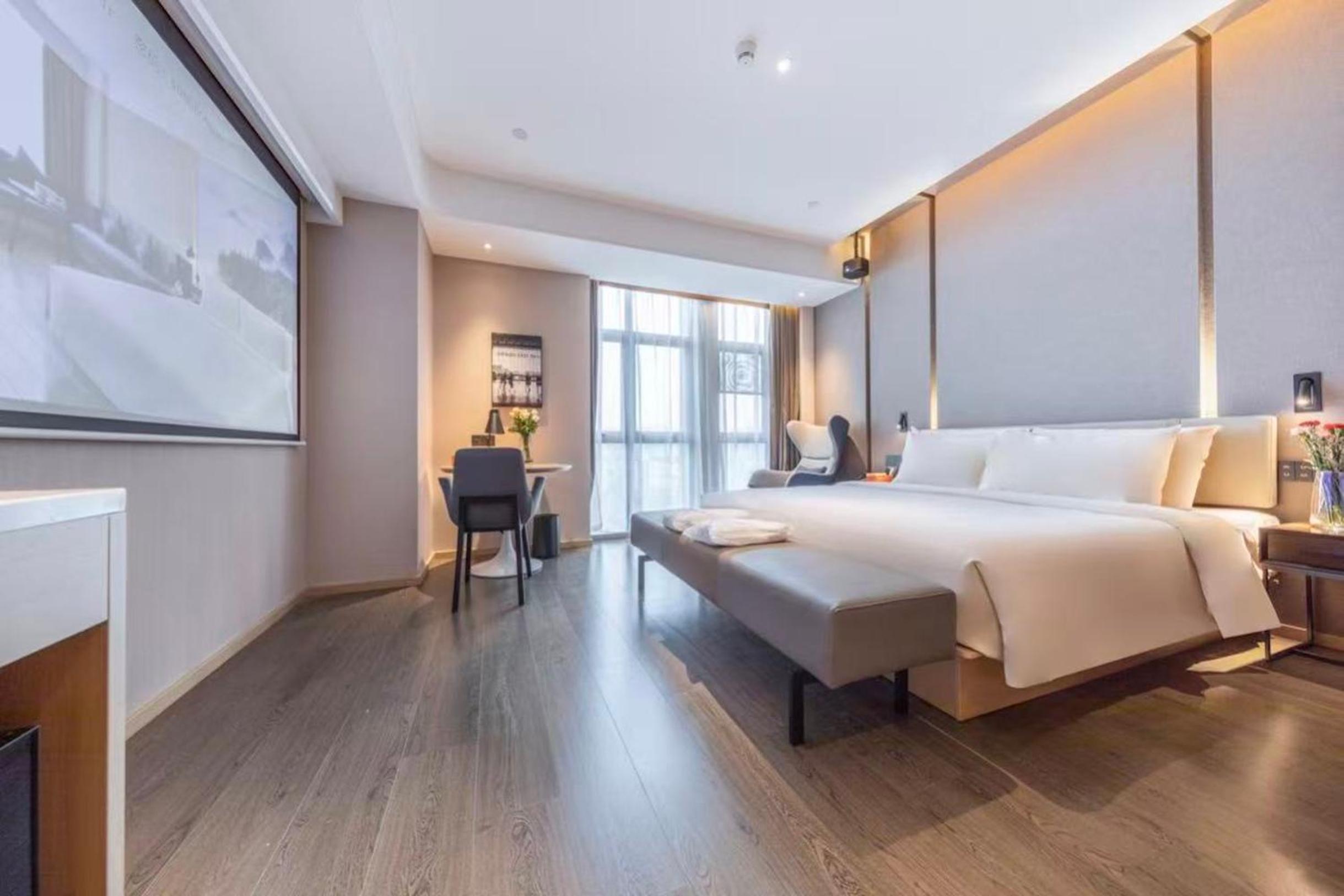 Jimu Double Room with Movie