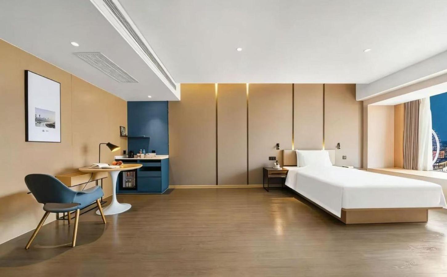 Executive Family Suite - Photo 3