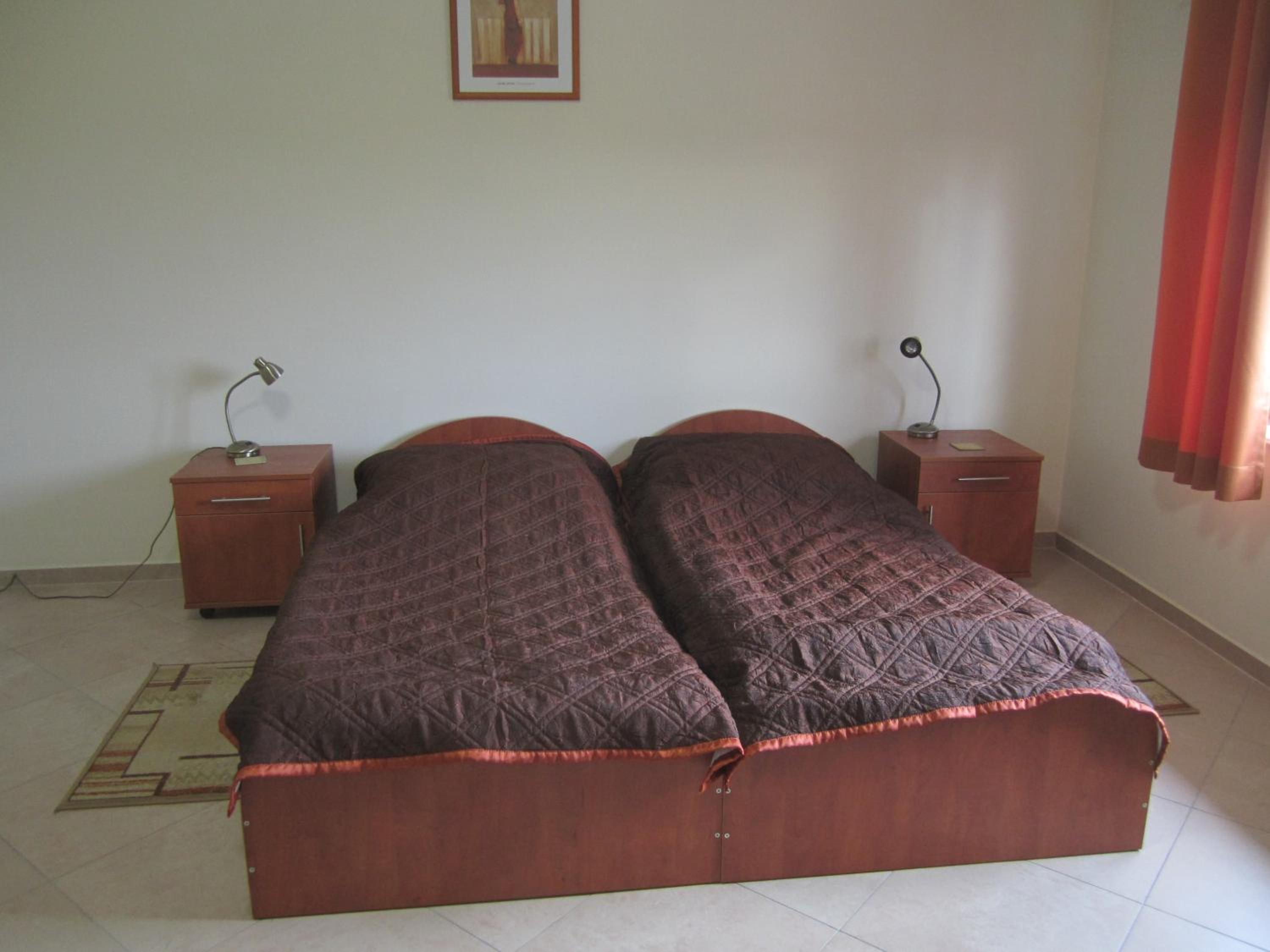 Double Room with Bathroom - Photo 1