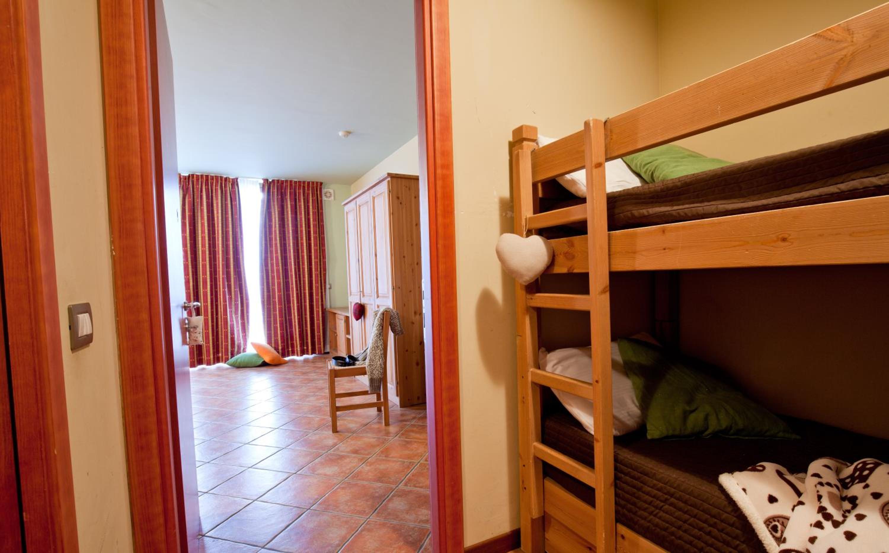 Studio (4 Adults)