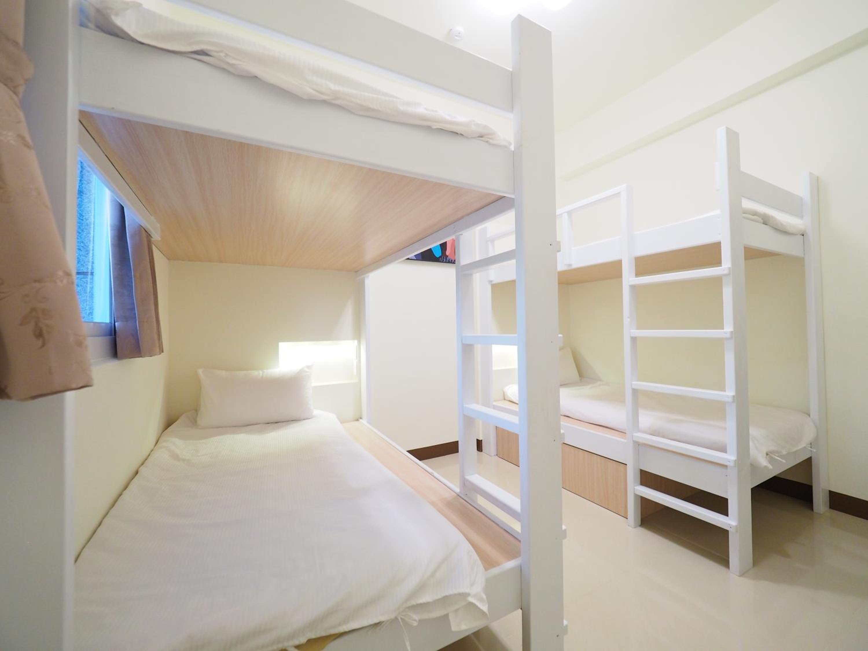 Quadruple Room with Private External Bathroom photo 2