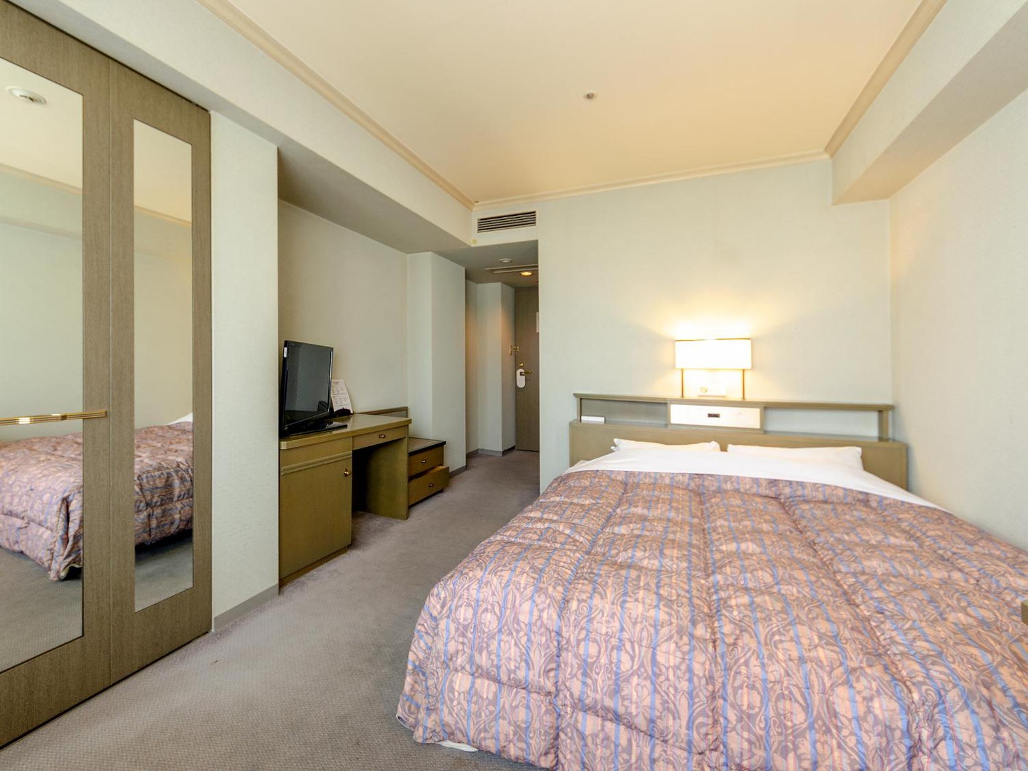 Standard Double Room - Smoking photo 3