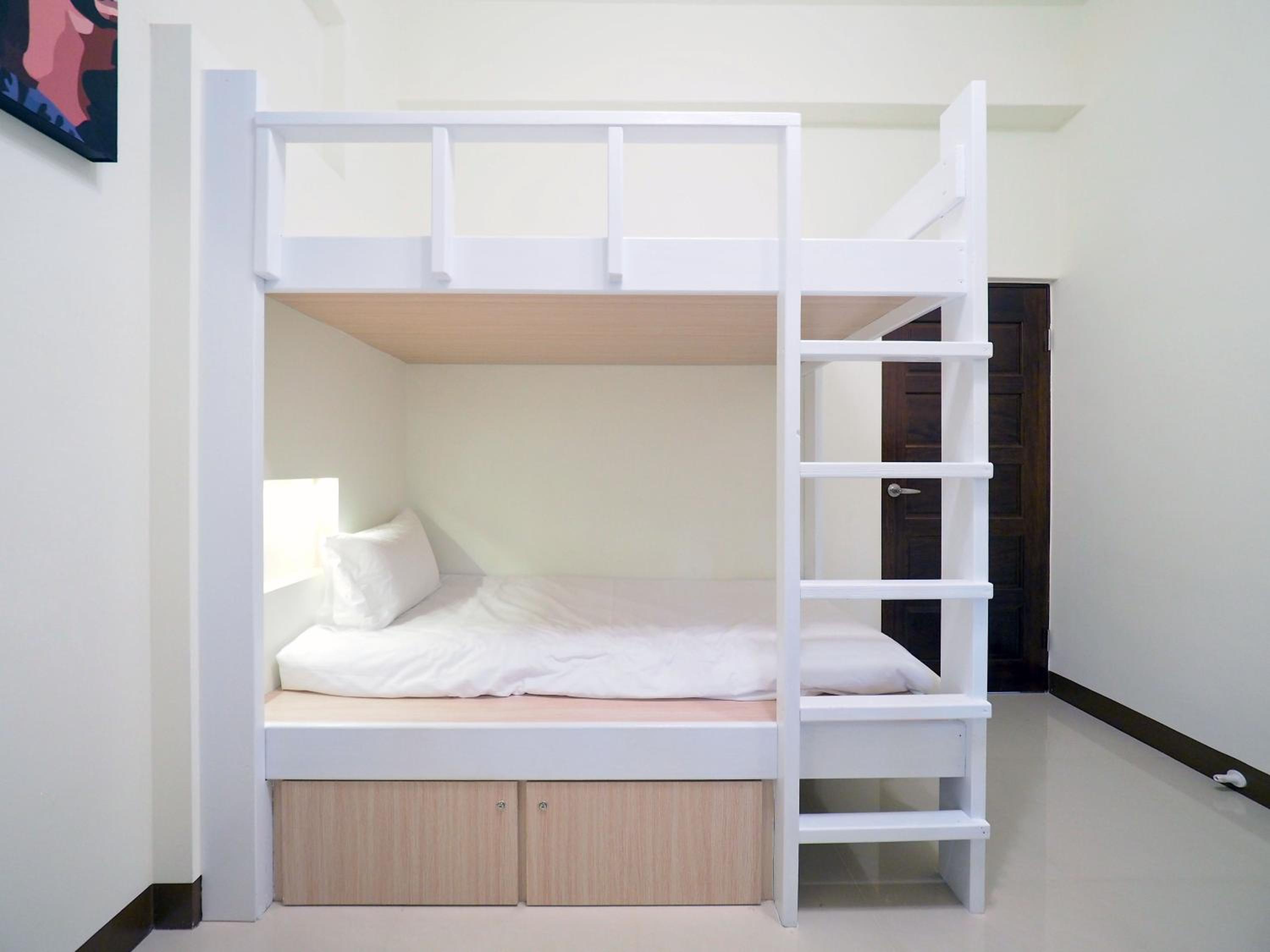 Quadruple Room with Private External Bathroom photo 3