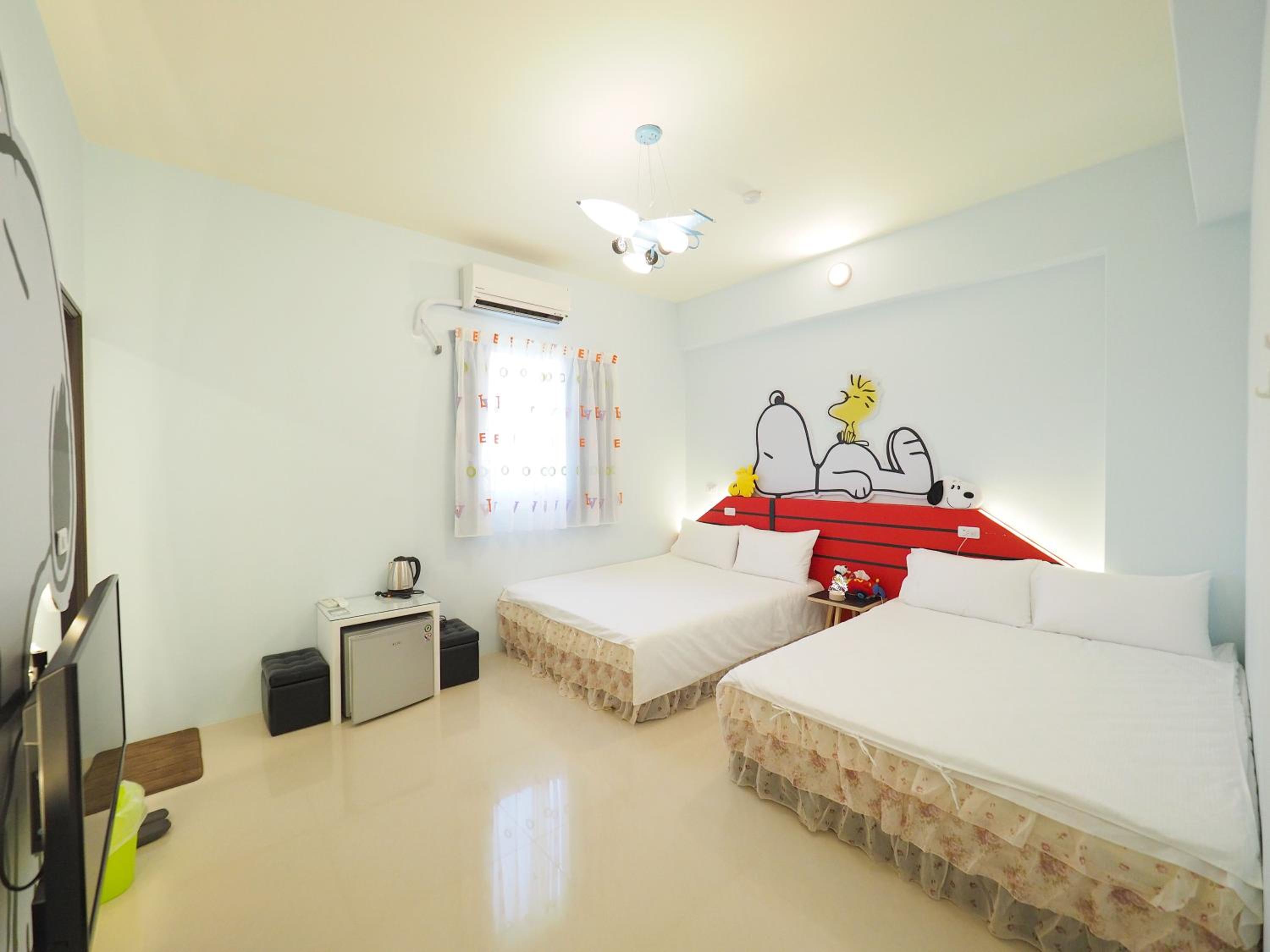 Quadruple Room with Private Bathroom photo 2