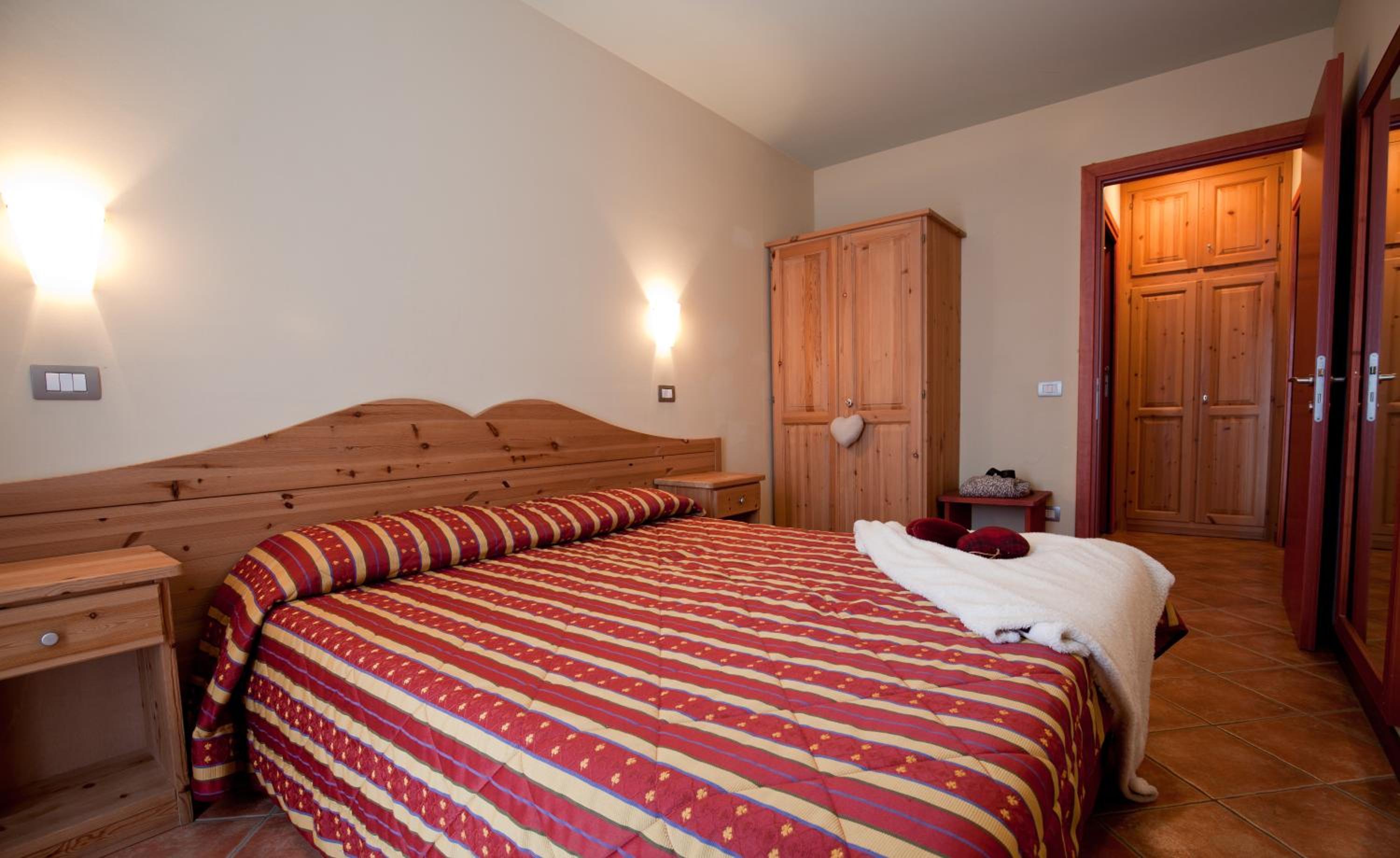 One-Bedroom Apartment (4 Adults)