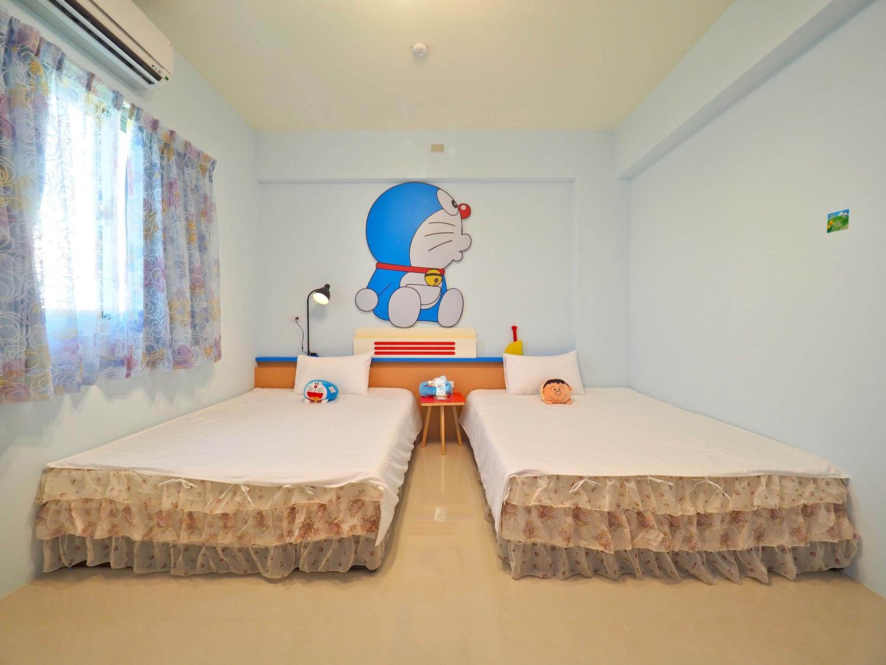 Quadruple Room with Private Bathroom photo 3
