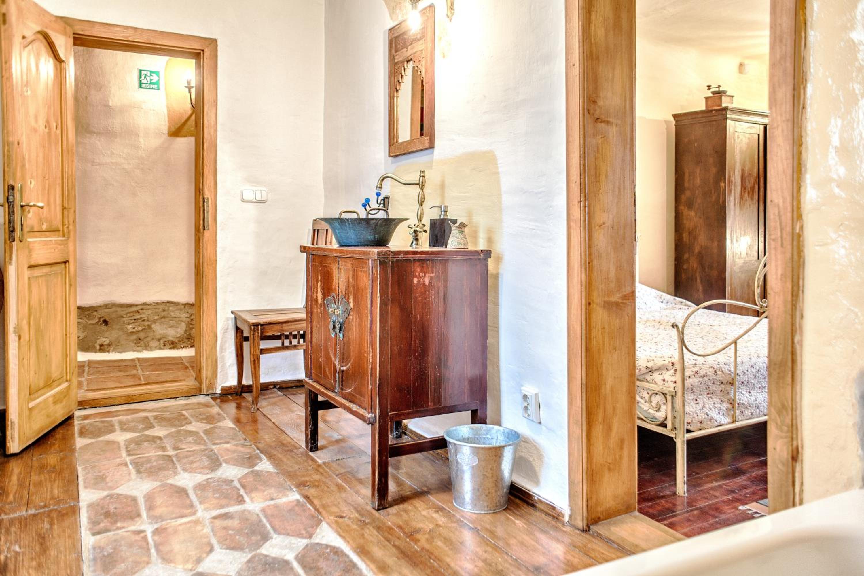 One-Bedroom Suite - Photo 1