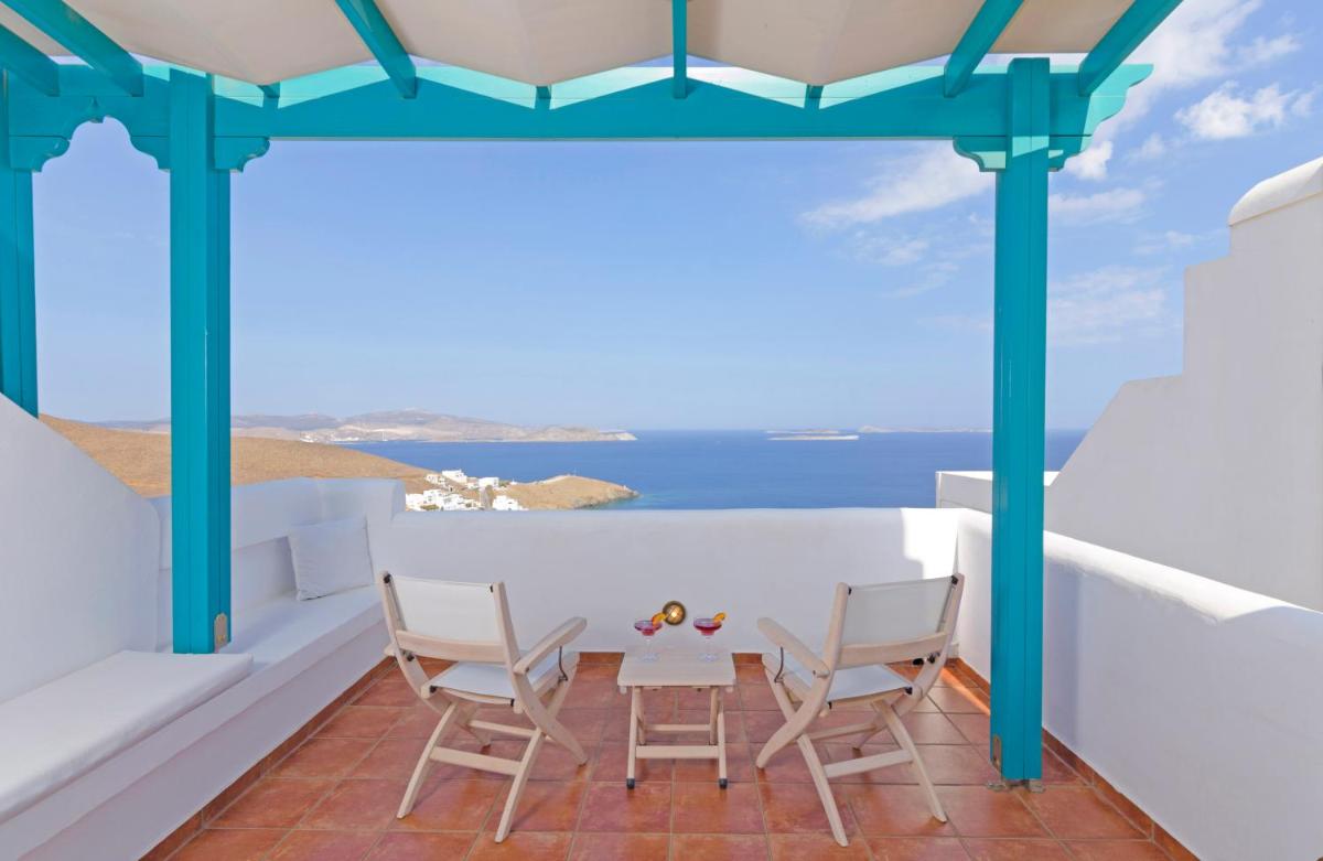 Deluxe Suite with Sea View photo 2
