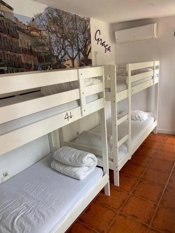 Bed in 4-Bed Mixed Dormitory Room photo 2