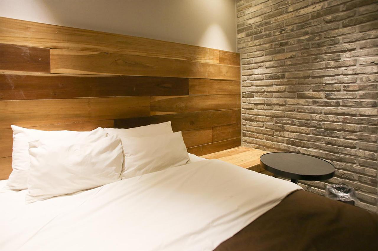 Gold Mini Room (no parking) - Photo 6