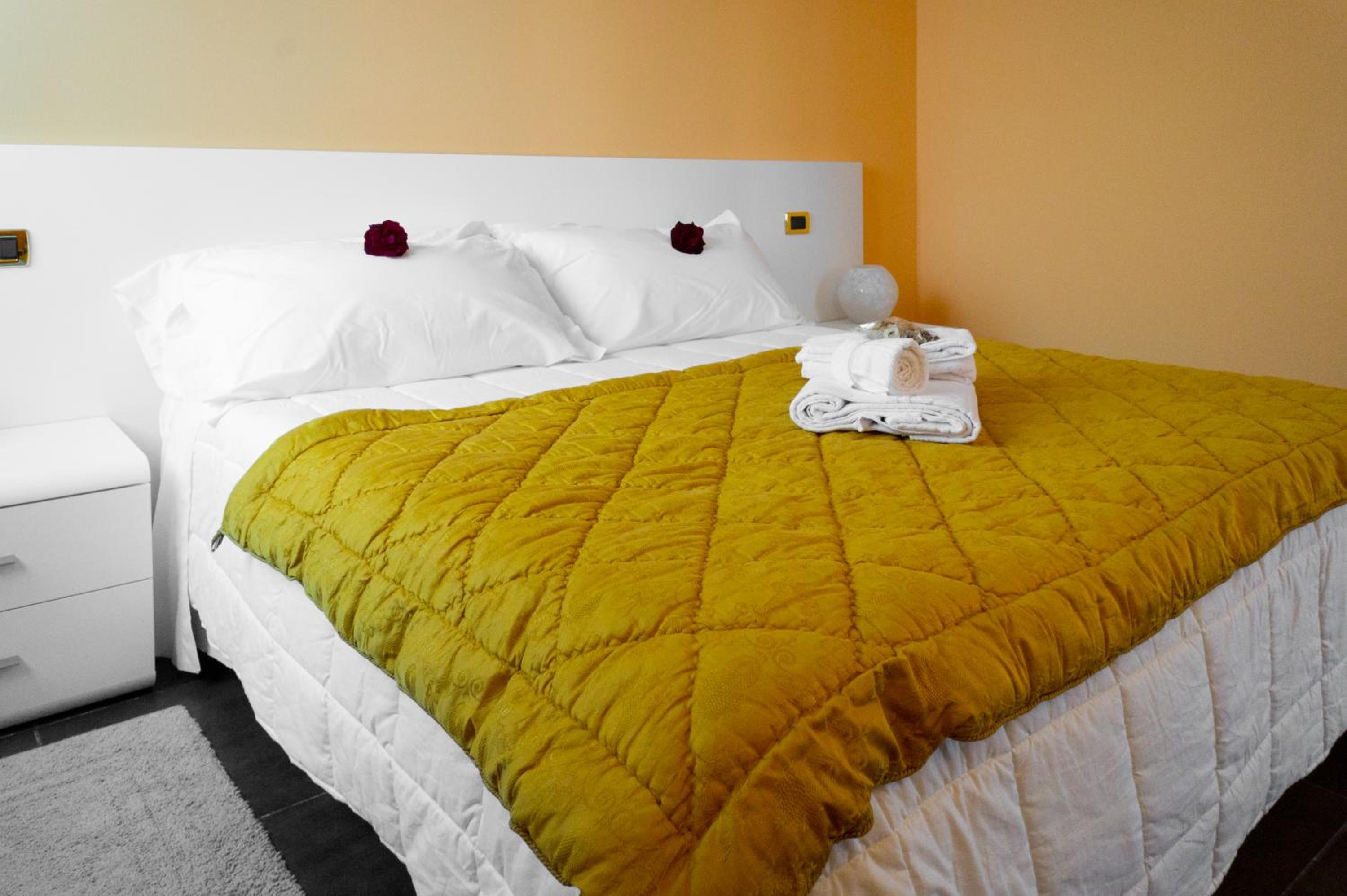 Double Room - Photo 8