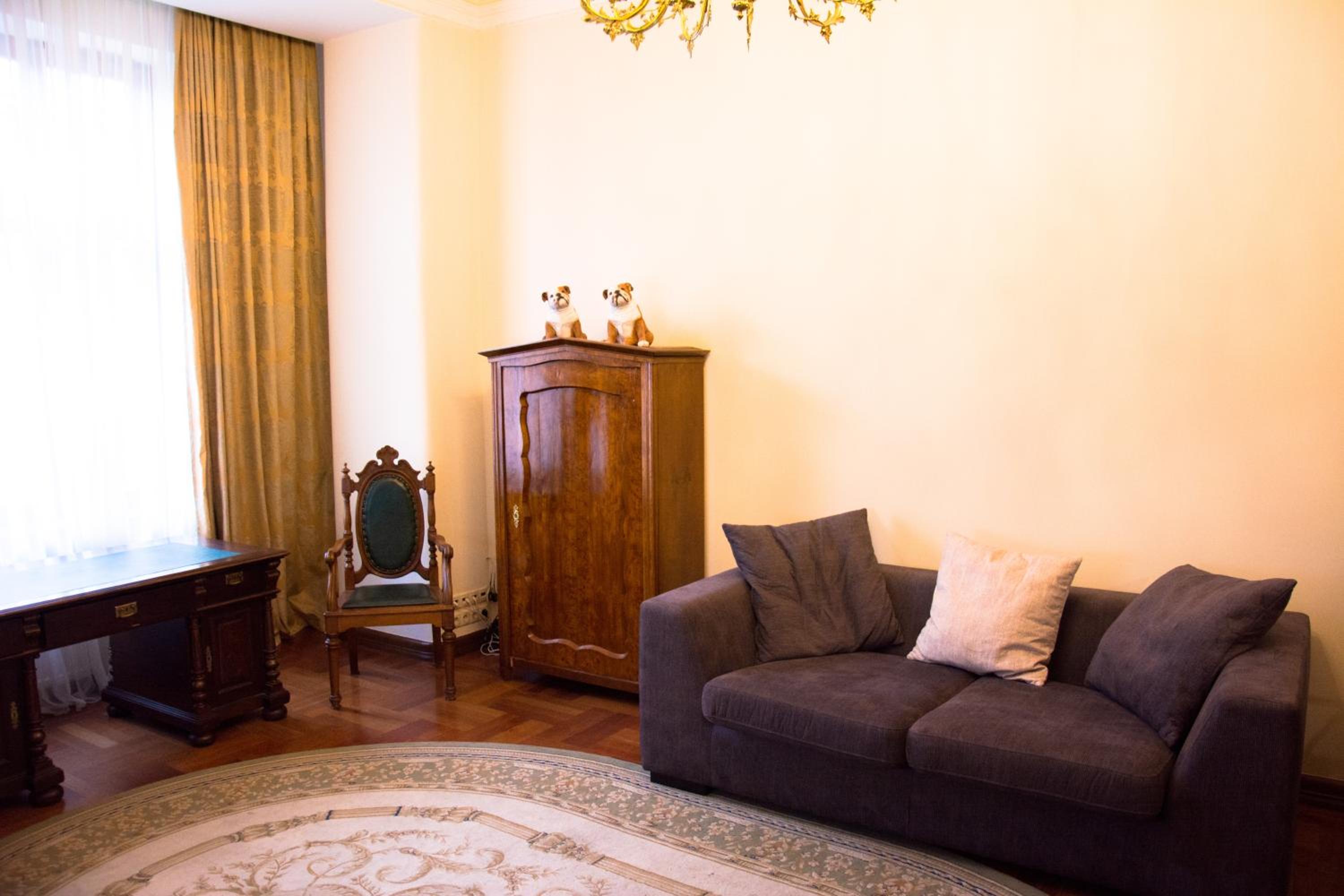 Executive Two-Bedroom Apartment photo 3