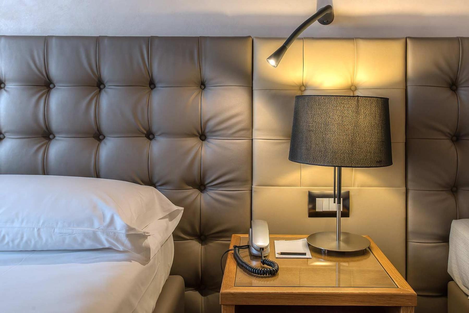 Superior Twin Room thumbnail 5