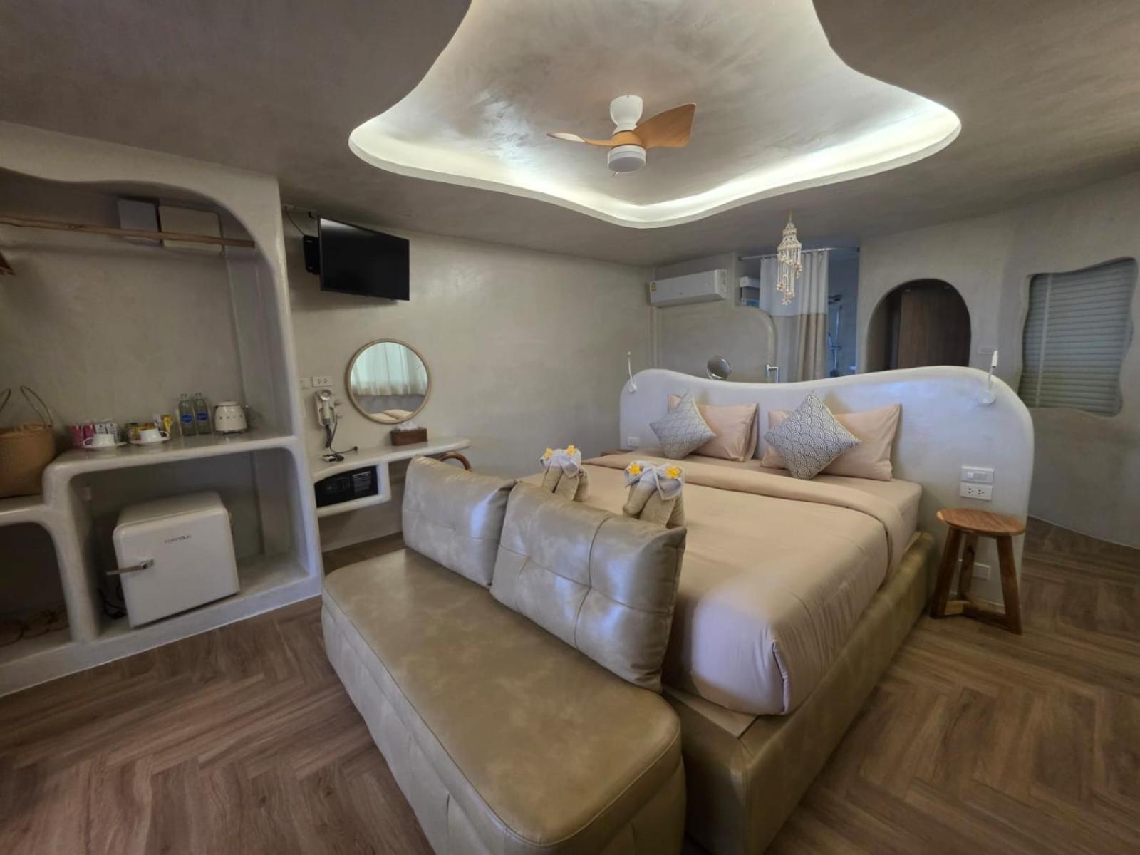Deluxe Suite with Sea View