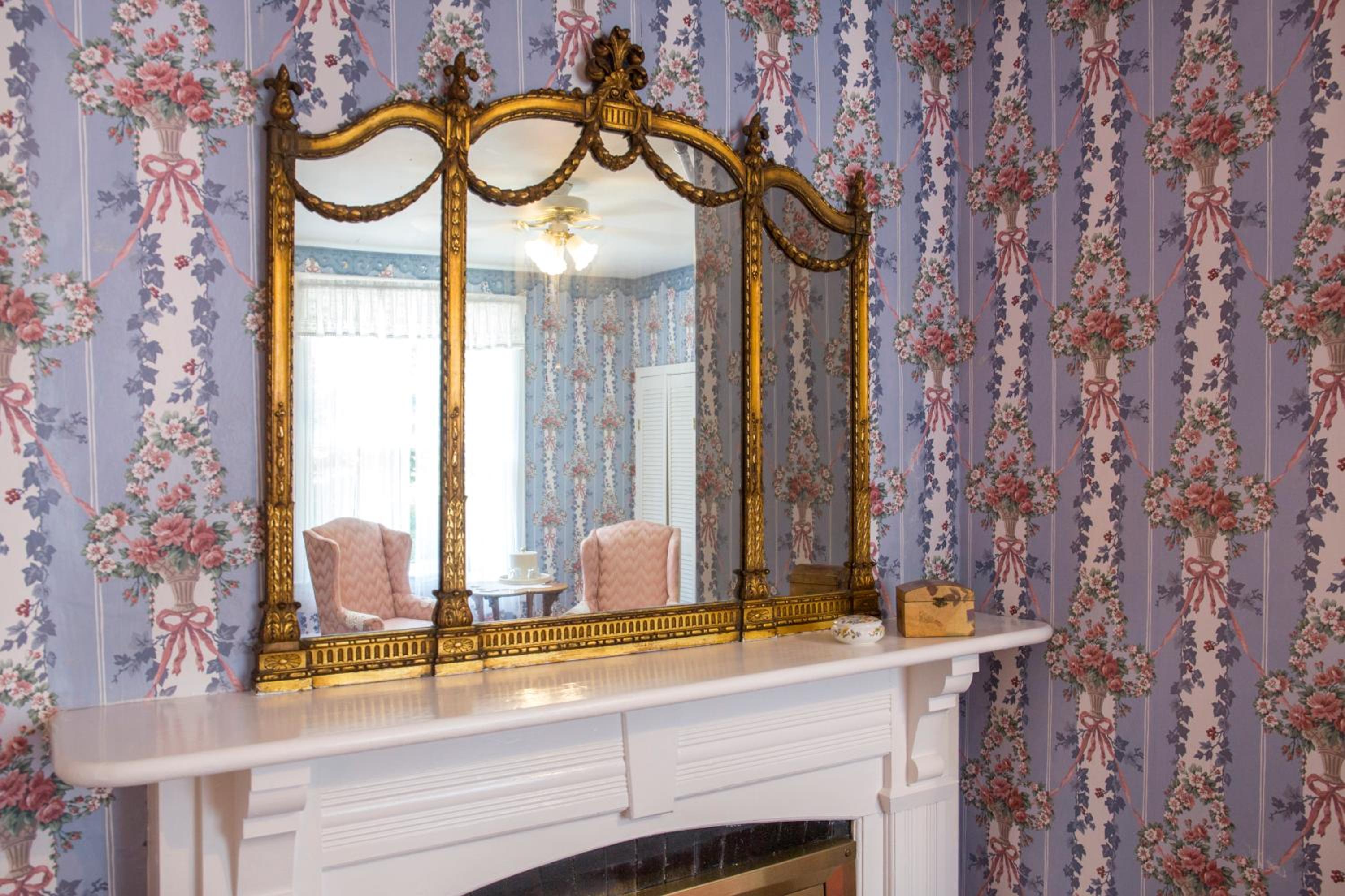 Deluxe King Room photo 2