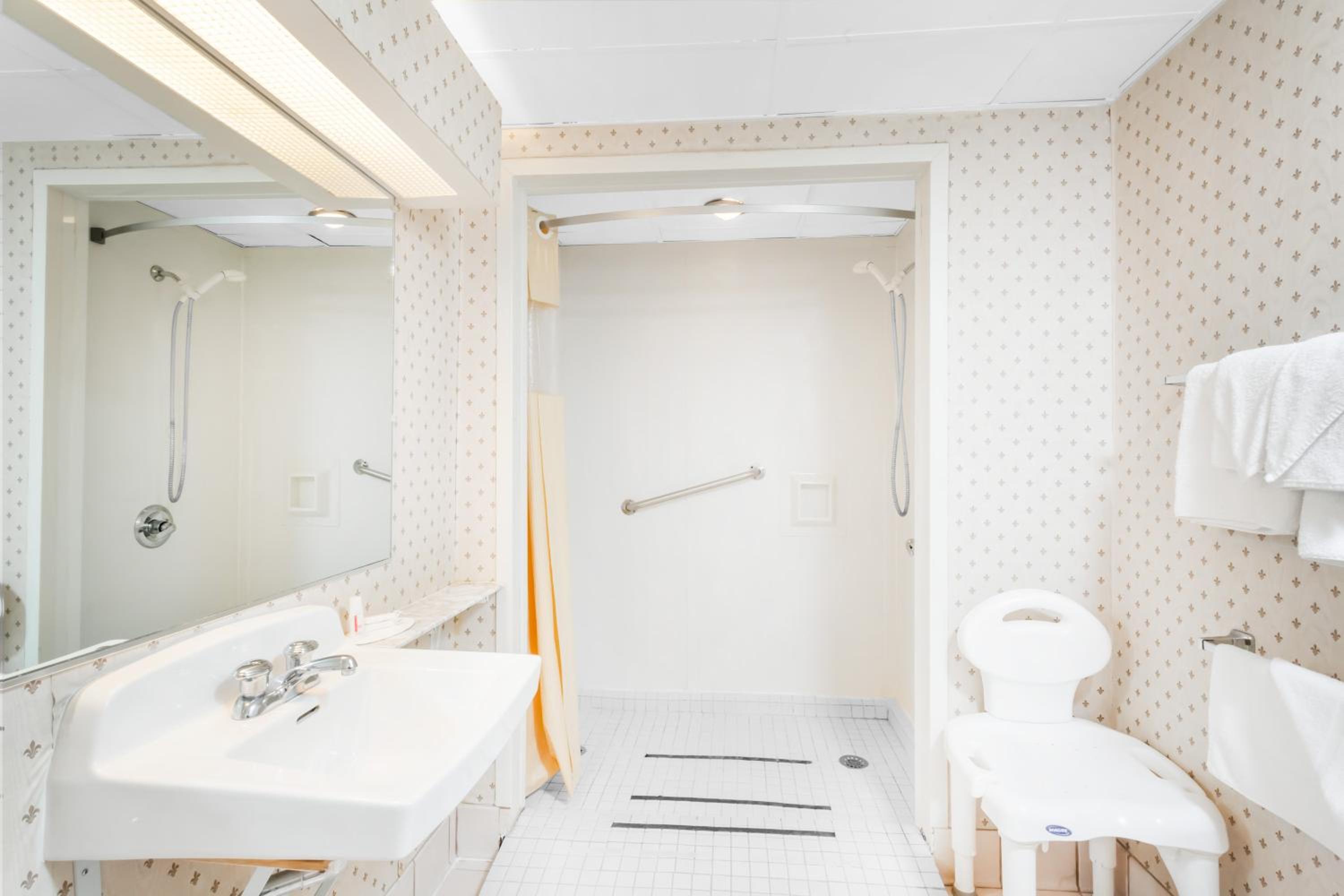 King Room - Mobility Access/Non-Smoking - Photo 2