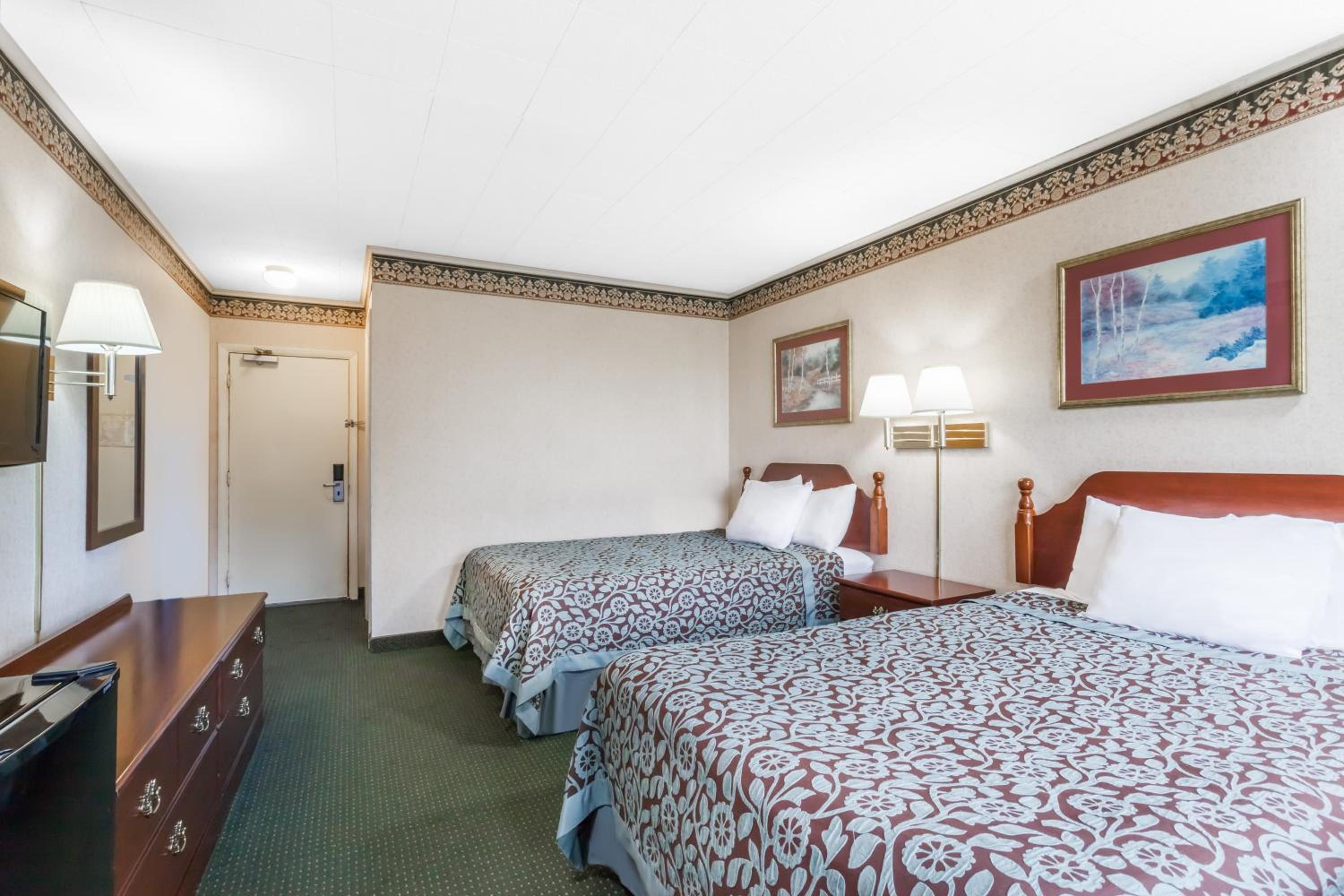 Double Room with Two Double Beds - Non-Smoking - Photo 1