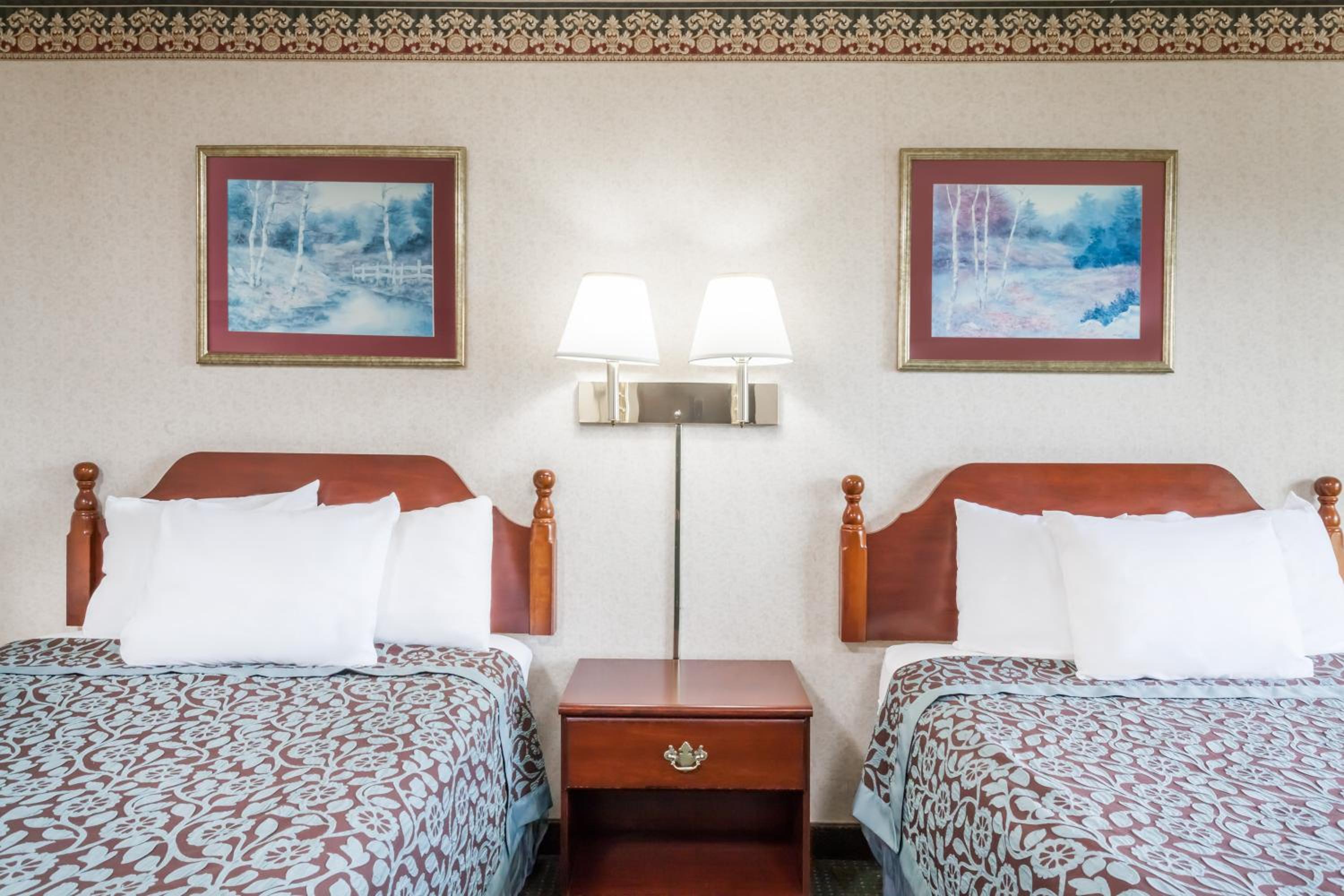Double Room with Two Double Beds - Non-Smoking - Photo 2