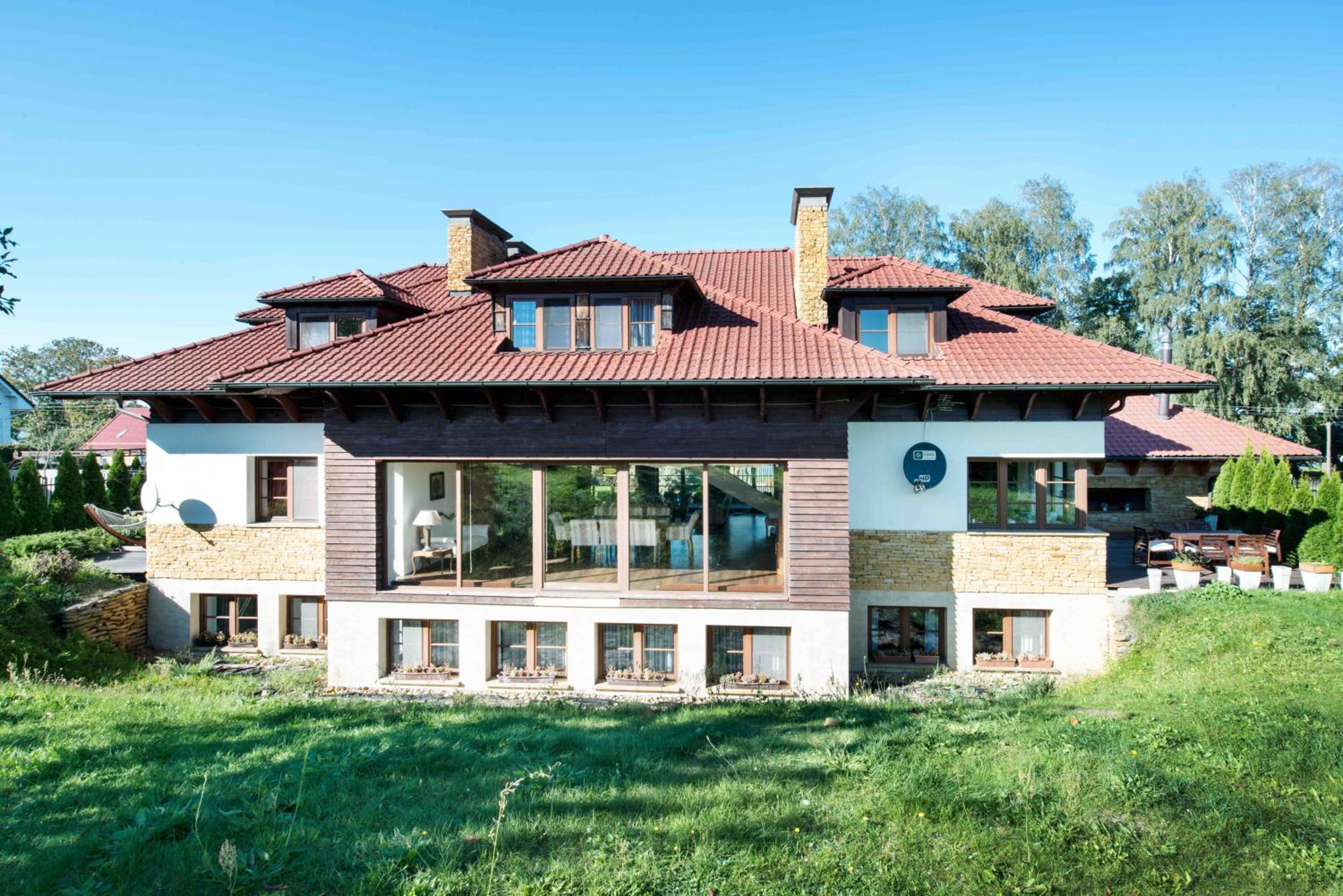 Villa photo 2