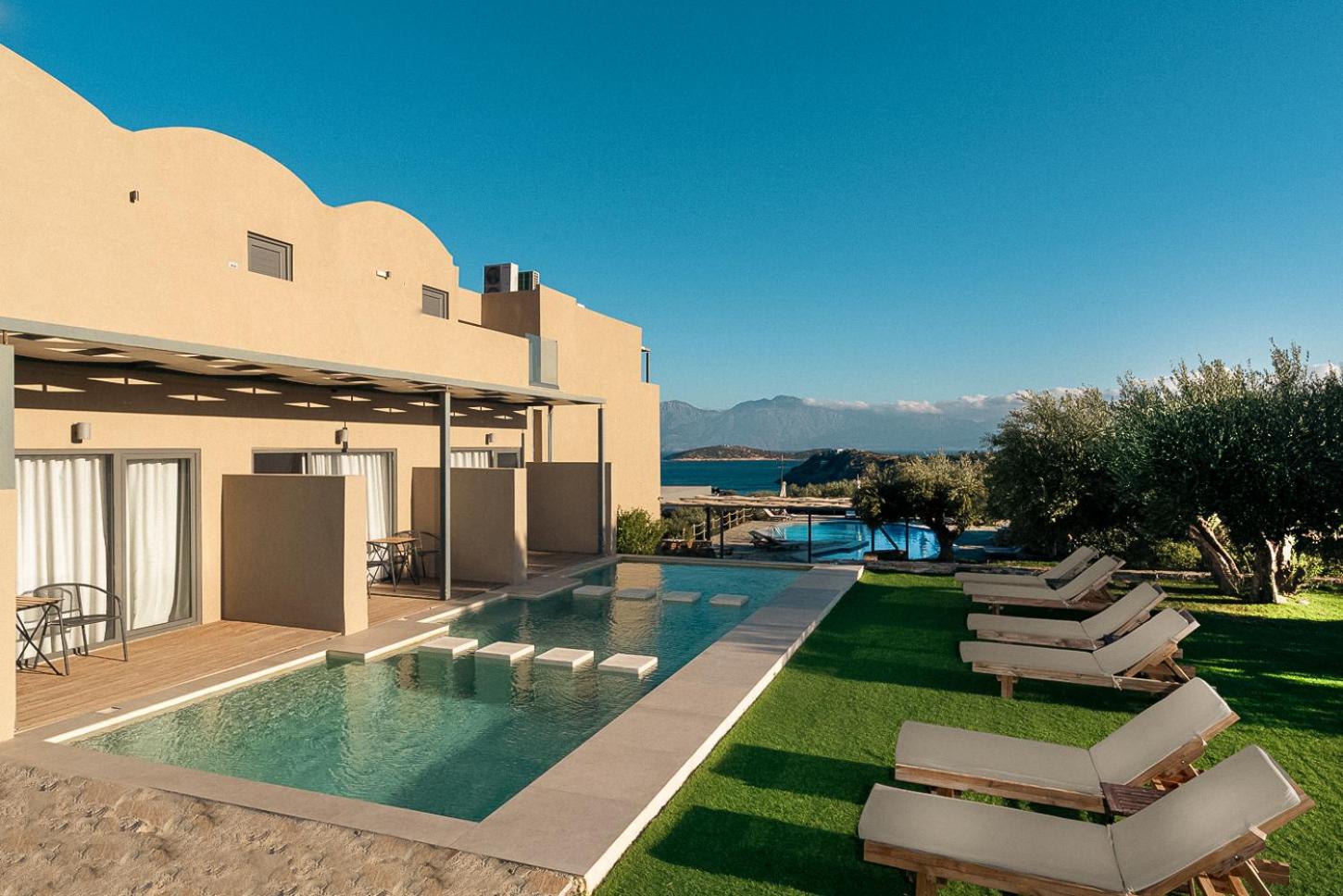 Serenity Junior Suite Garden view Shared Pool photo 3