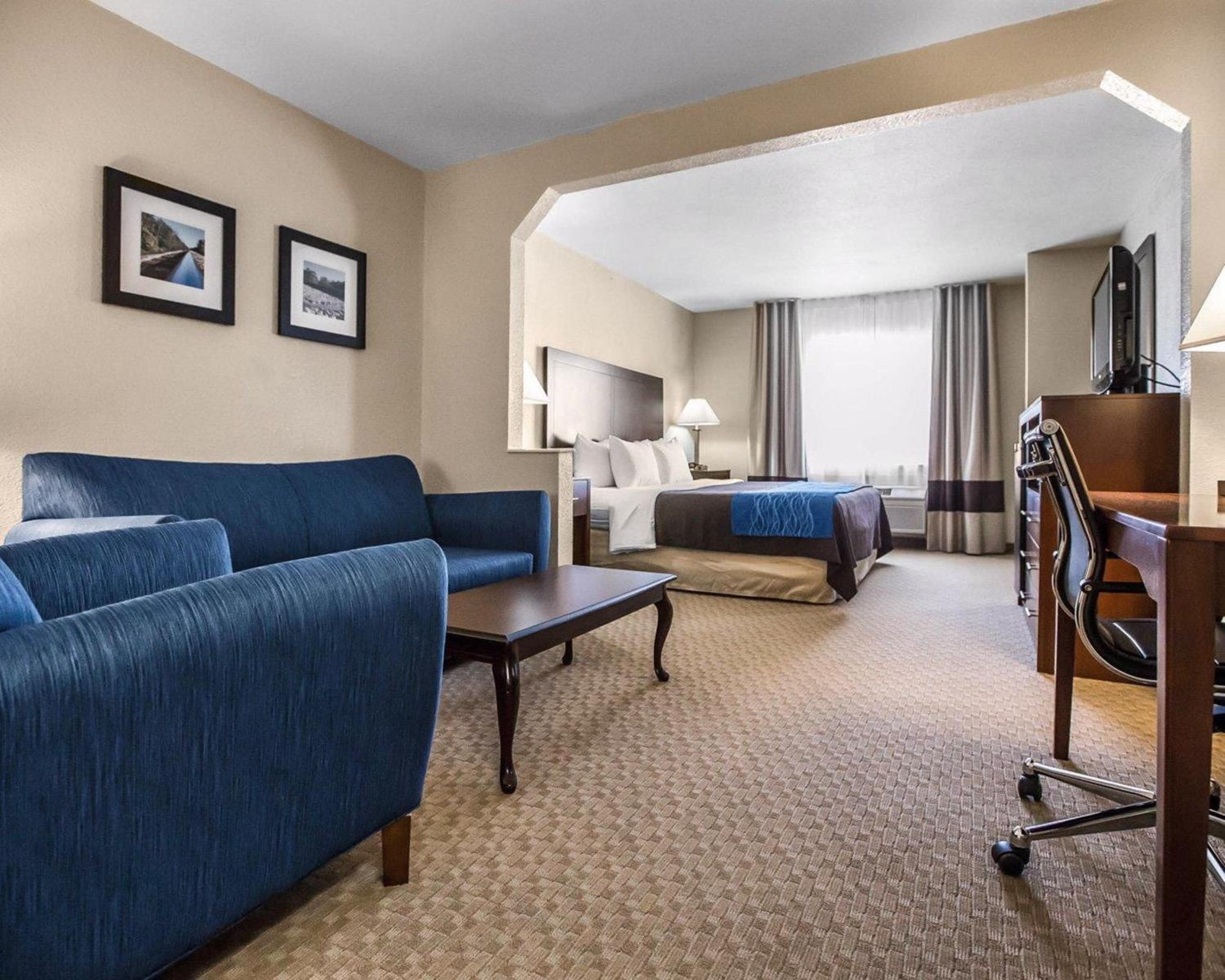 King Room - Non-Smoking - Photo 2