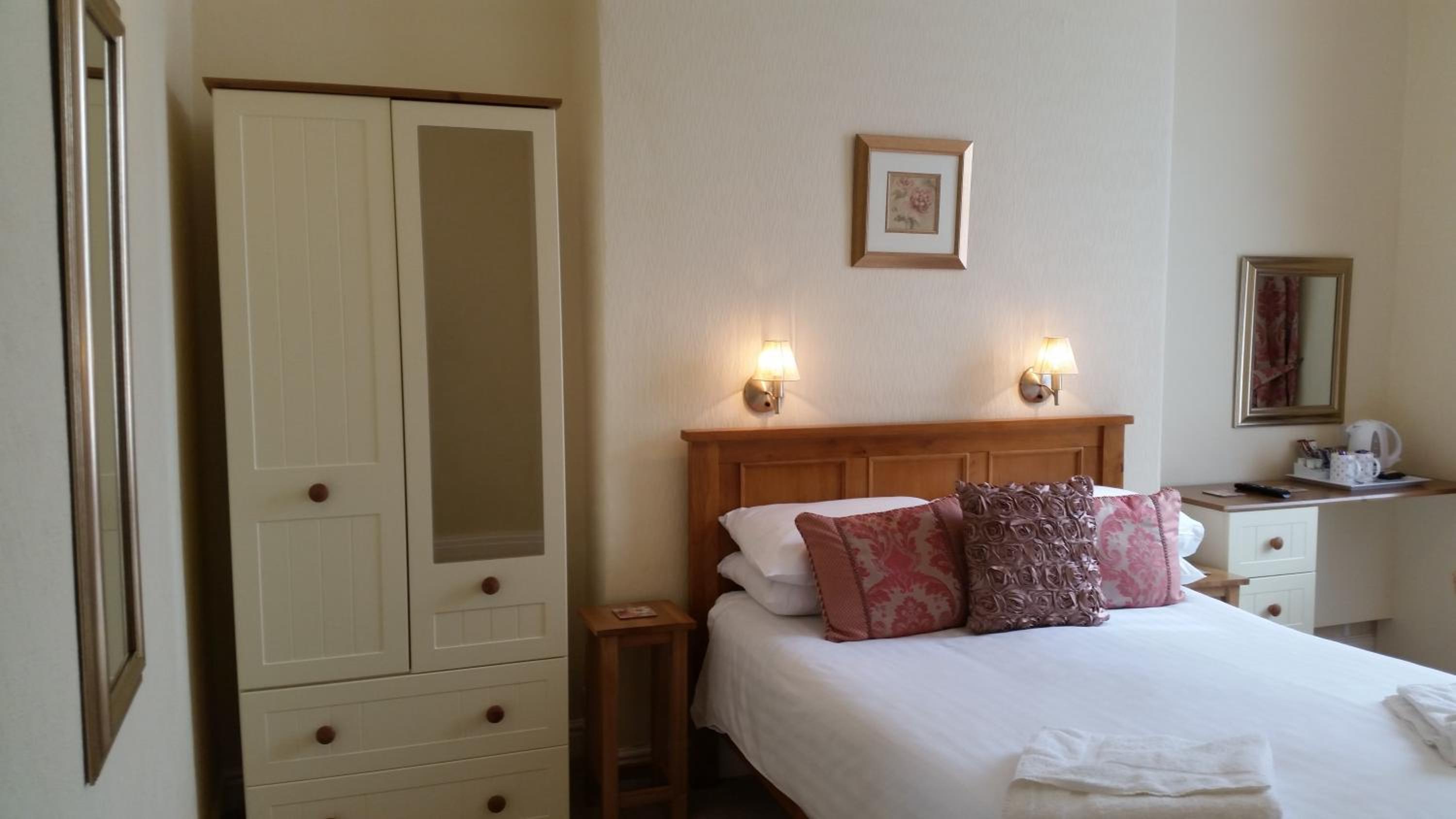 Double Room - Ground Floor photo 3