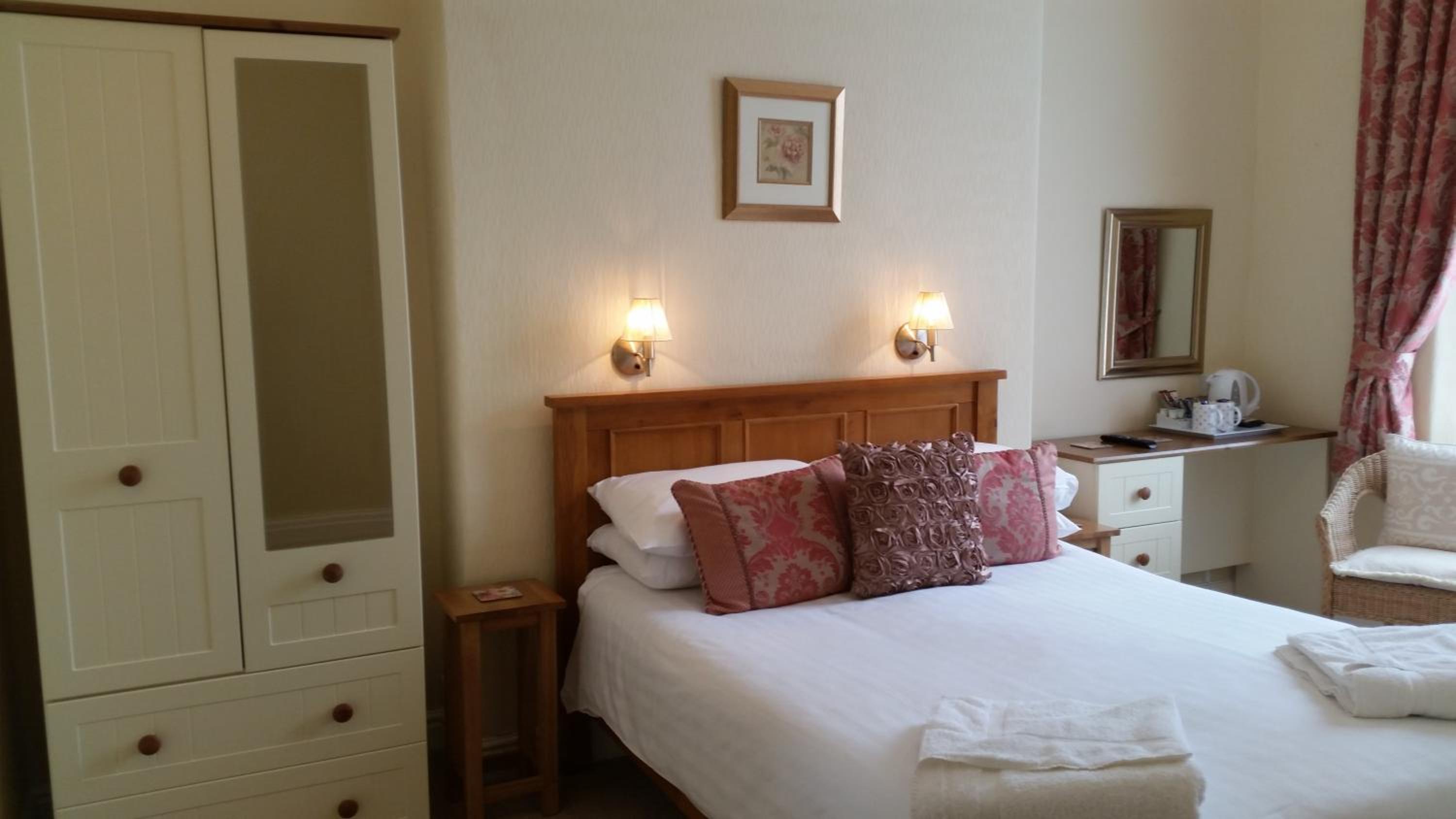 Double Room - Ground Floor photo 2