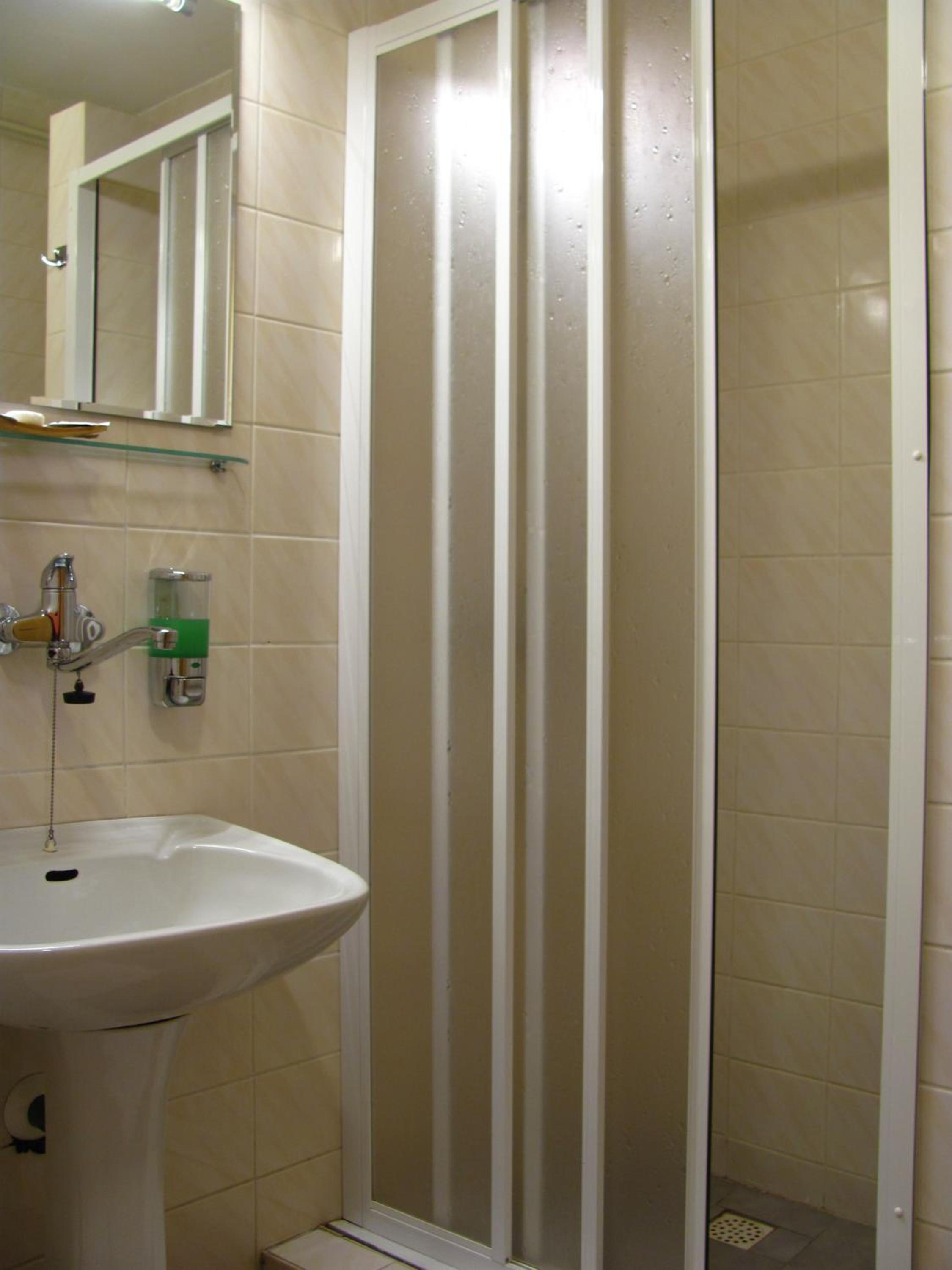 Standard Double or Twin Room photo 2