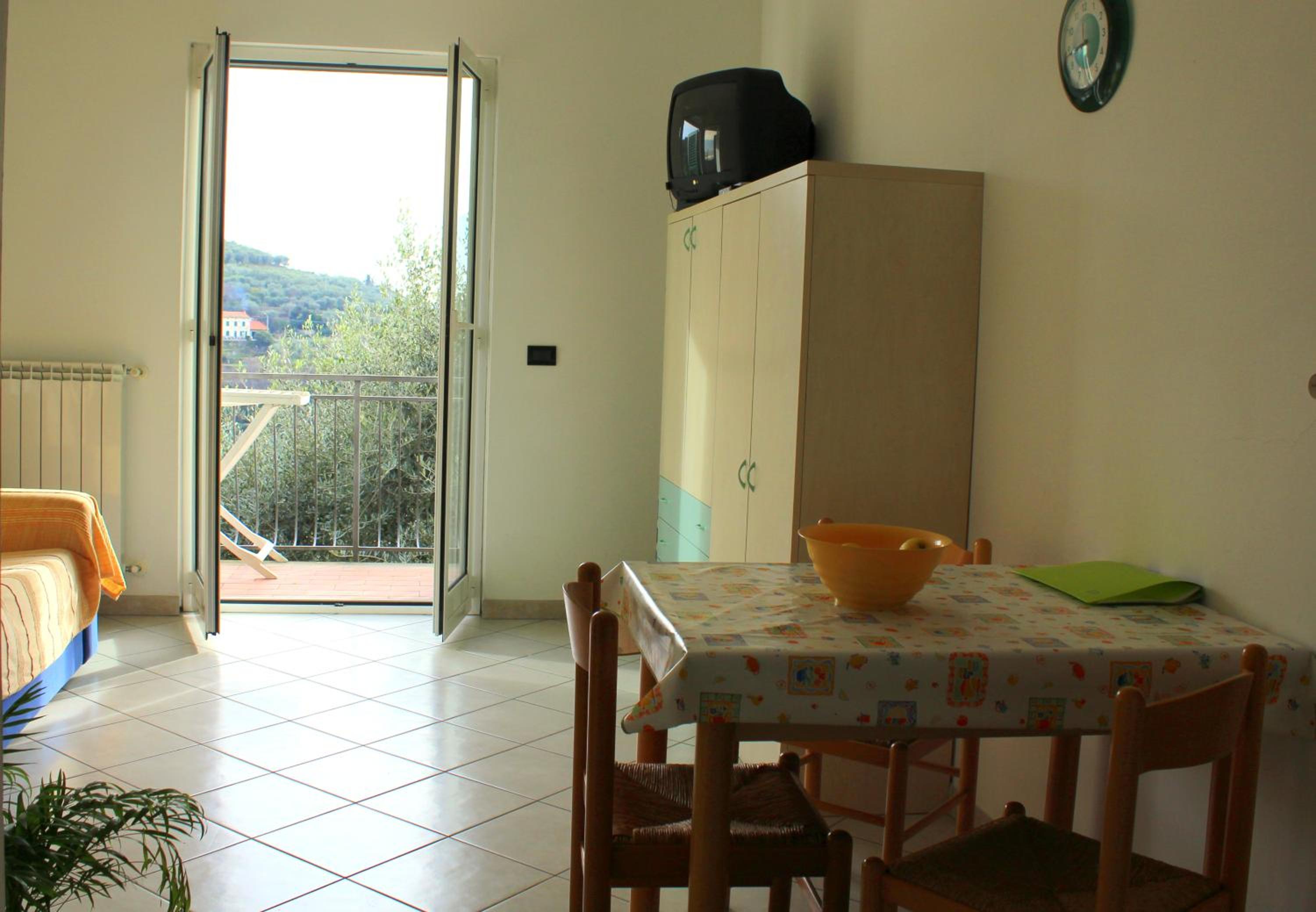Studio Apartment photo 1
