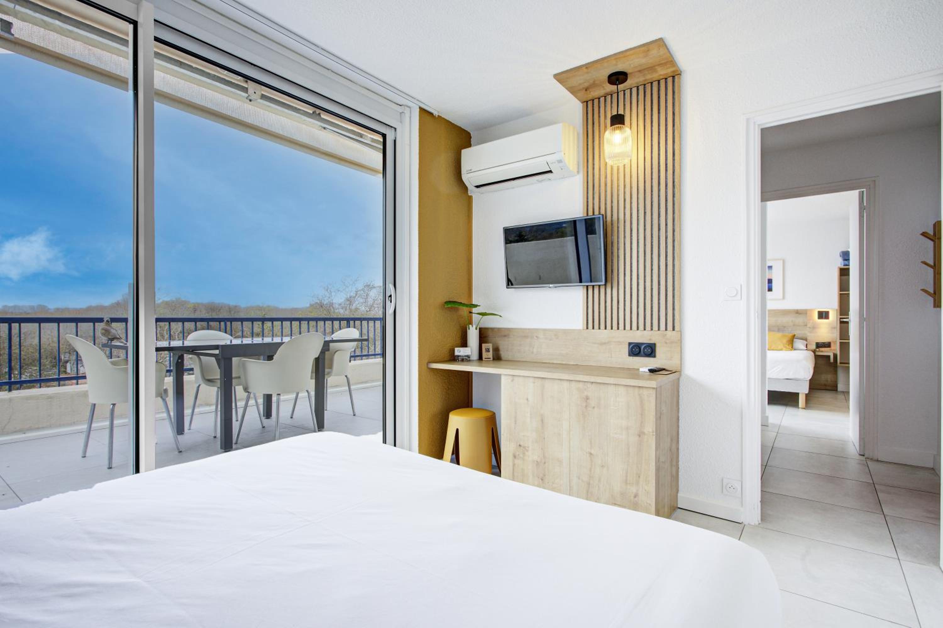 Superior Family Suite with Rooftop Terrace and Air Conditioning - Mountain View
