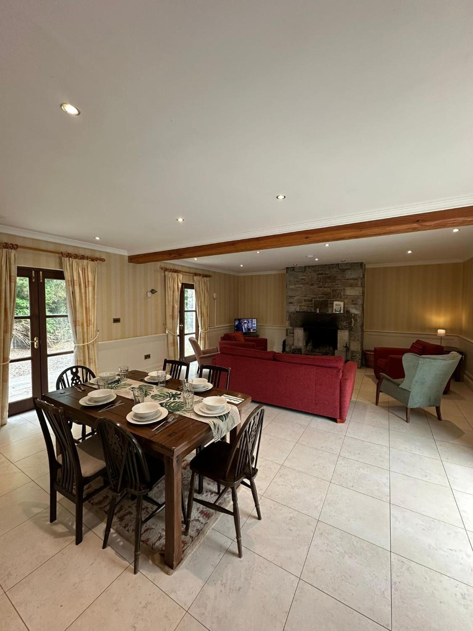 Two-Bedroom House - Photo 3