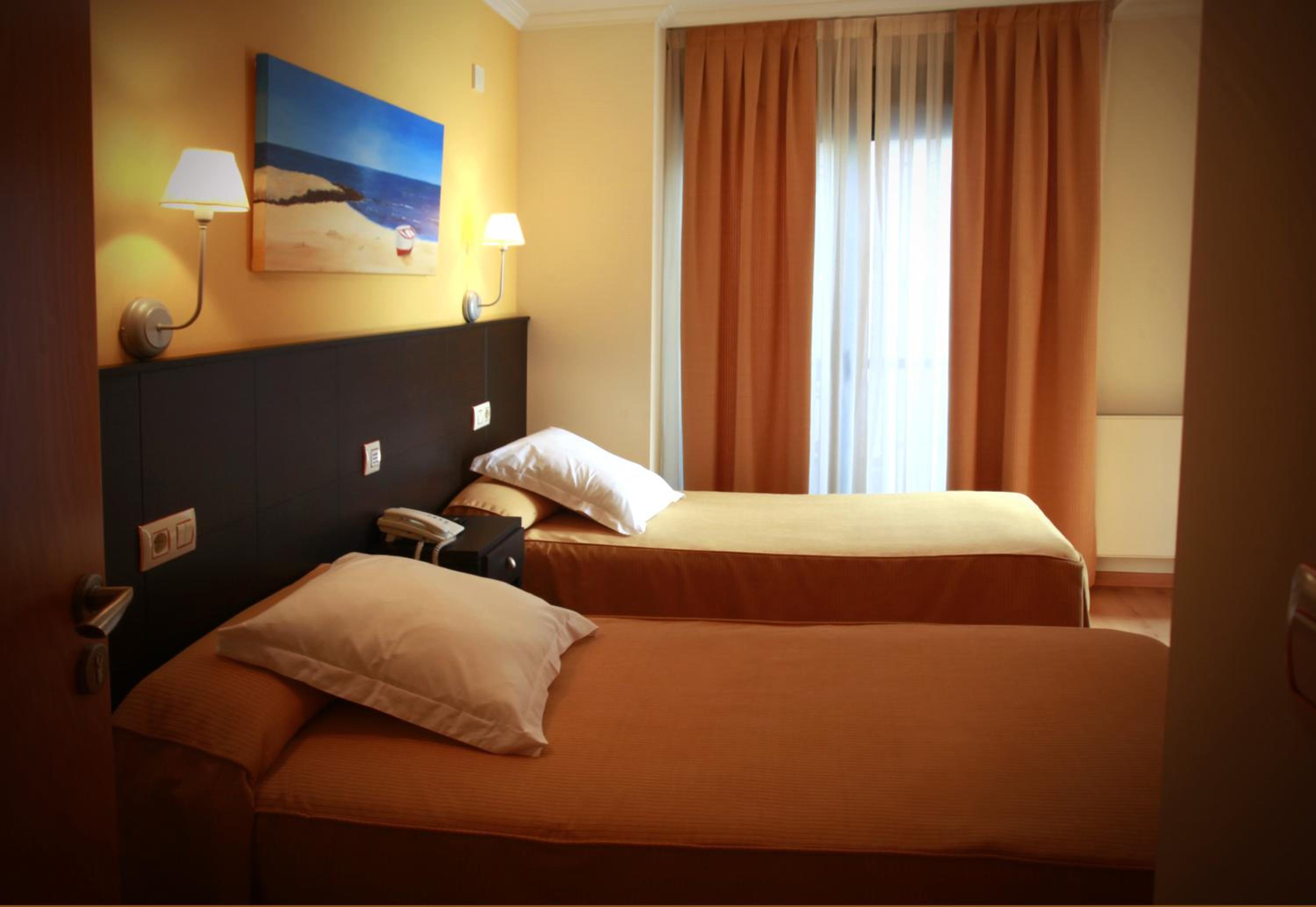 Double Room - Photo 8