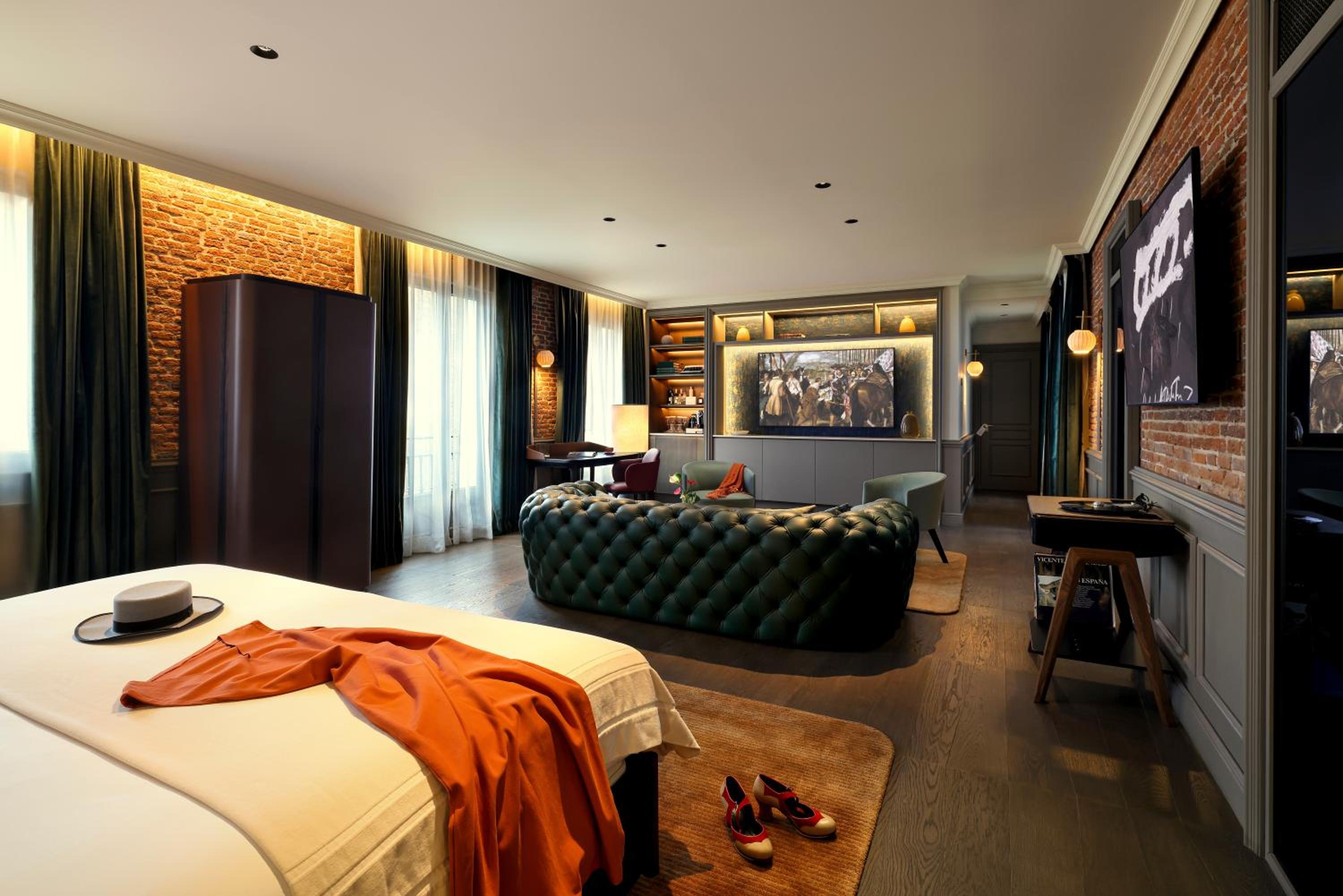 Superior Suite with City View