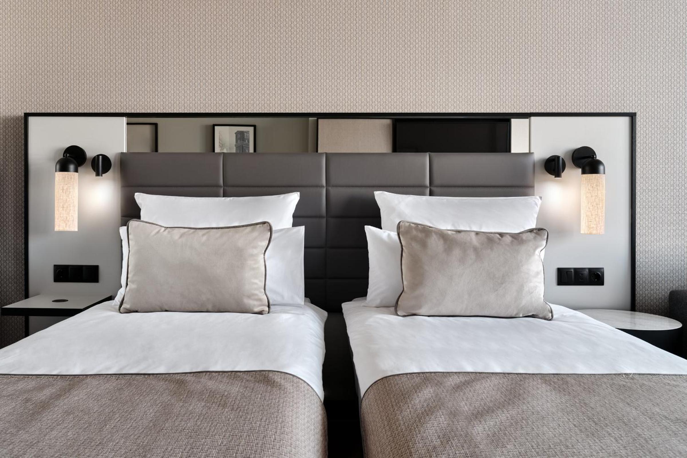 Superior Double or Twin Room thumbnail 5