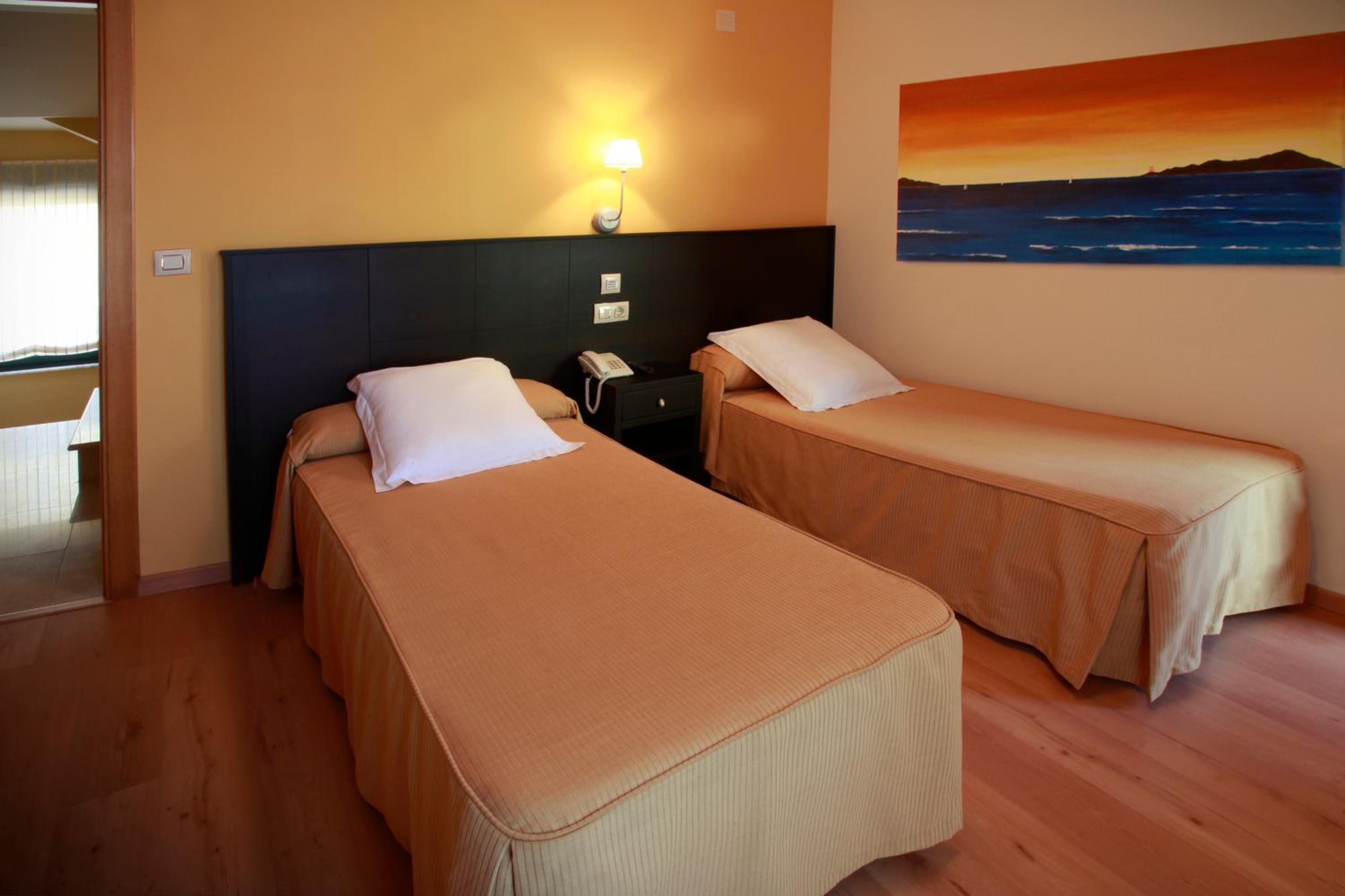 Double Room - Photo 7