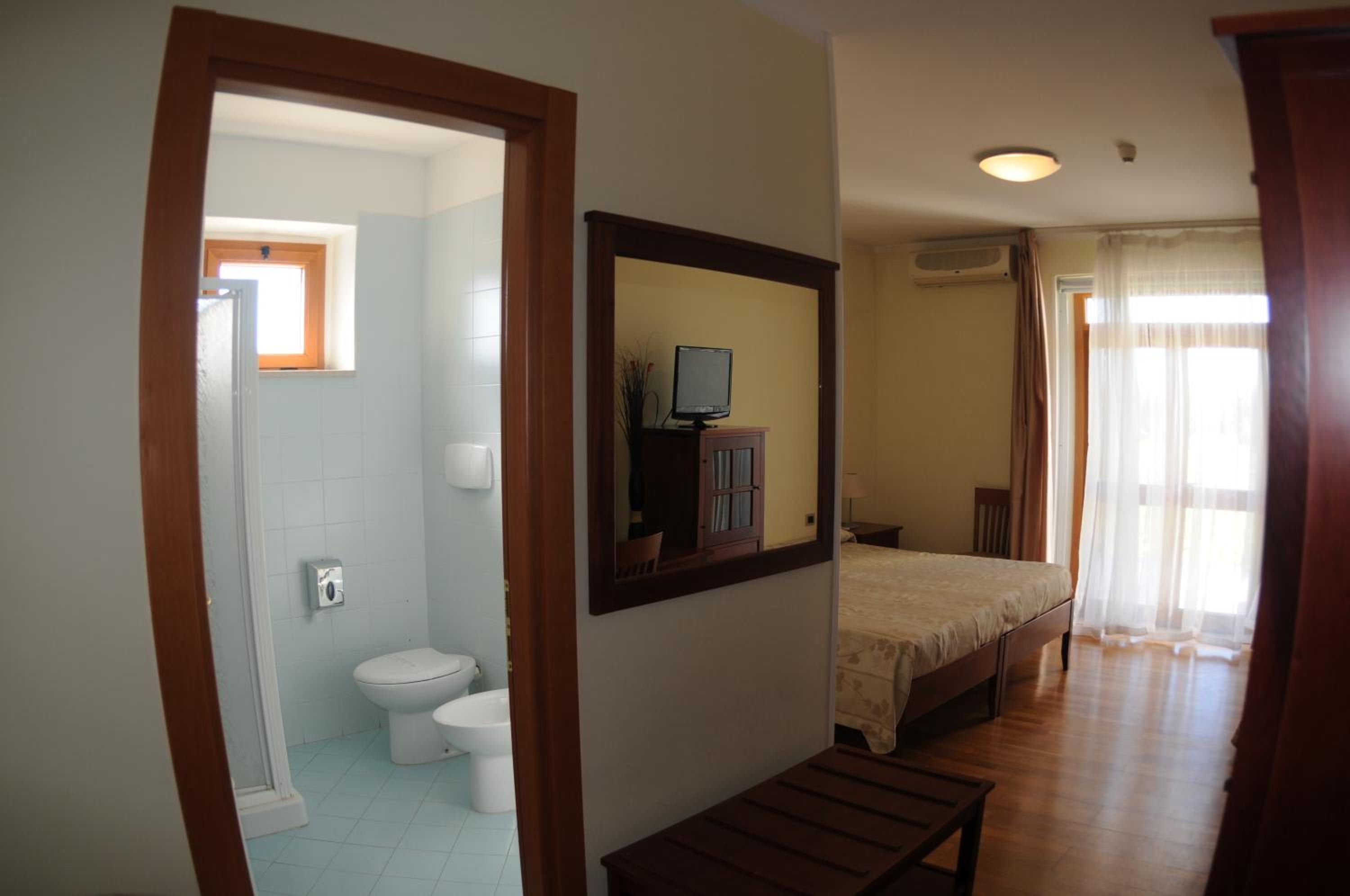 Triple Room - Photo 6