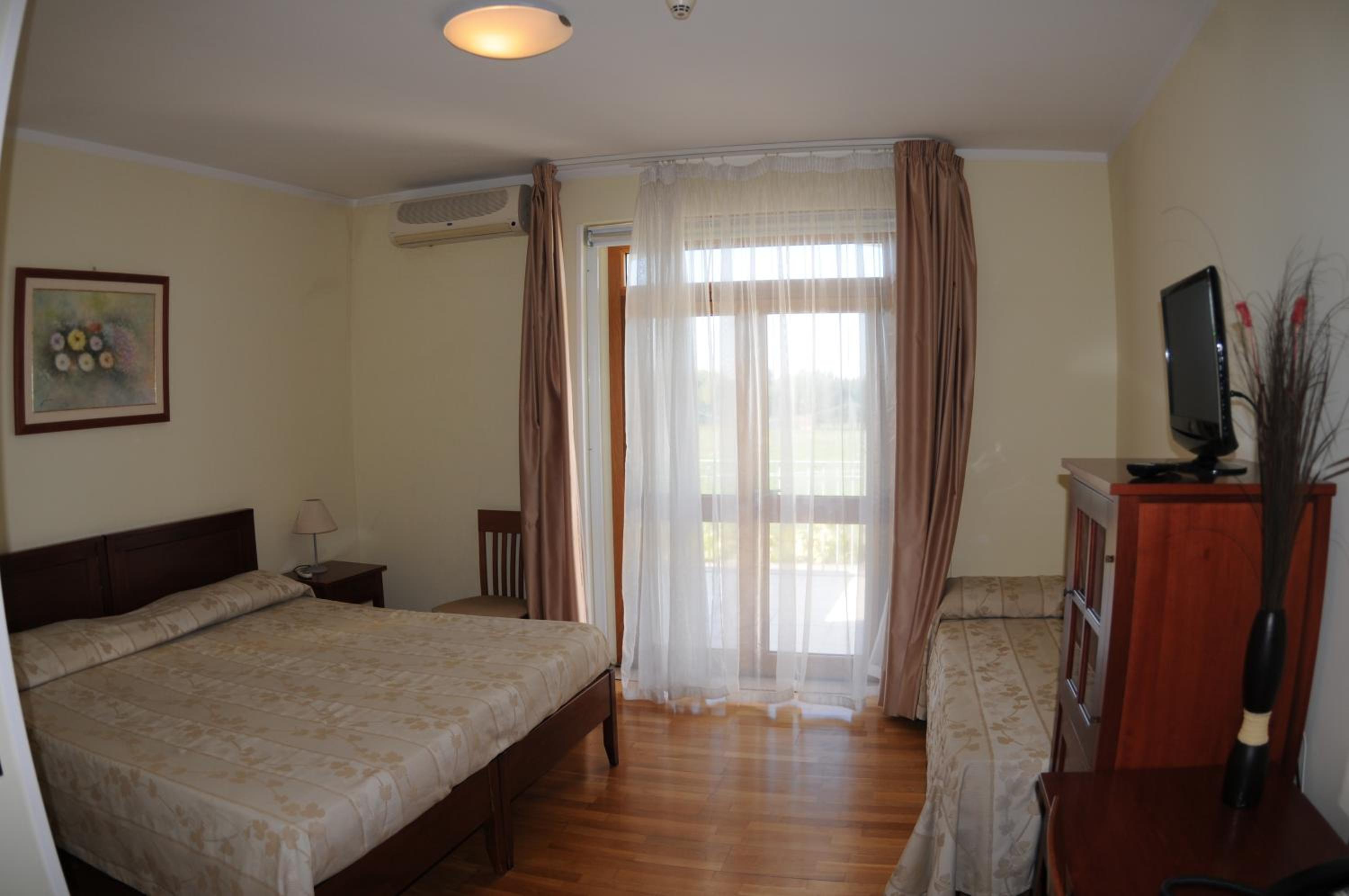 Triple Room - Photo 5