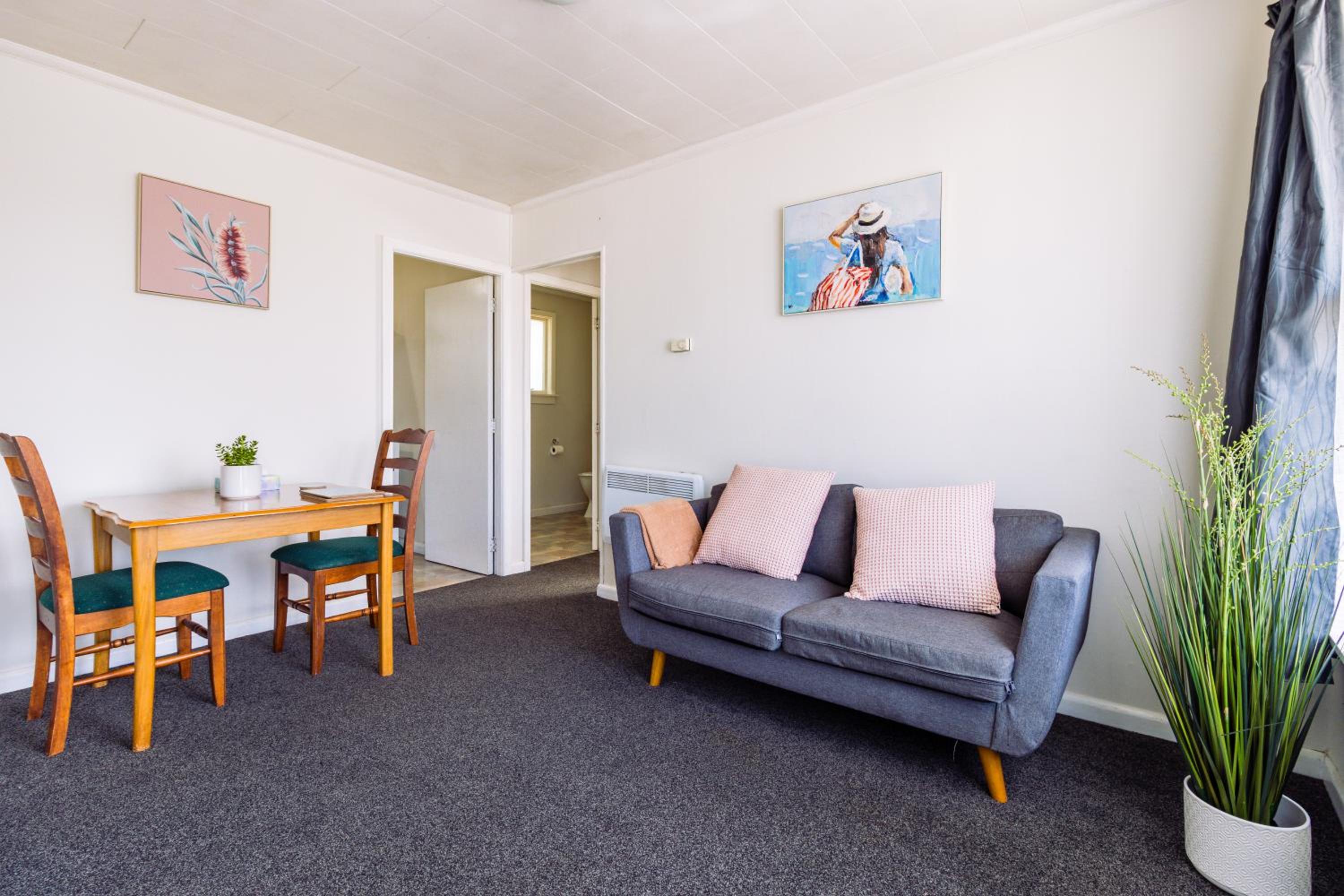 One-Bedroom Standard Apartment - Photo 4