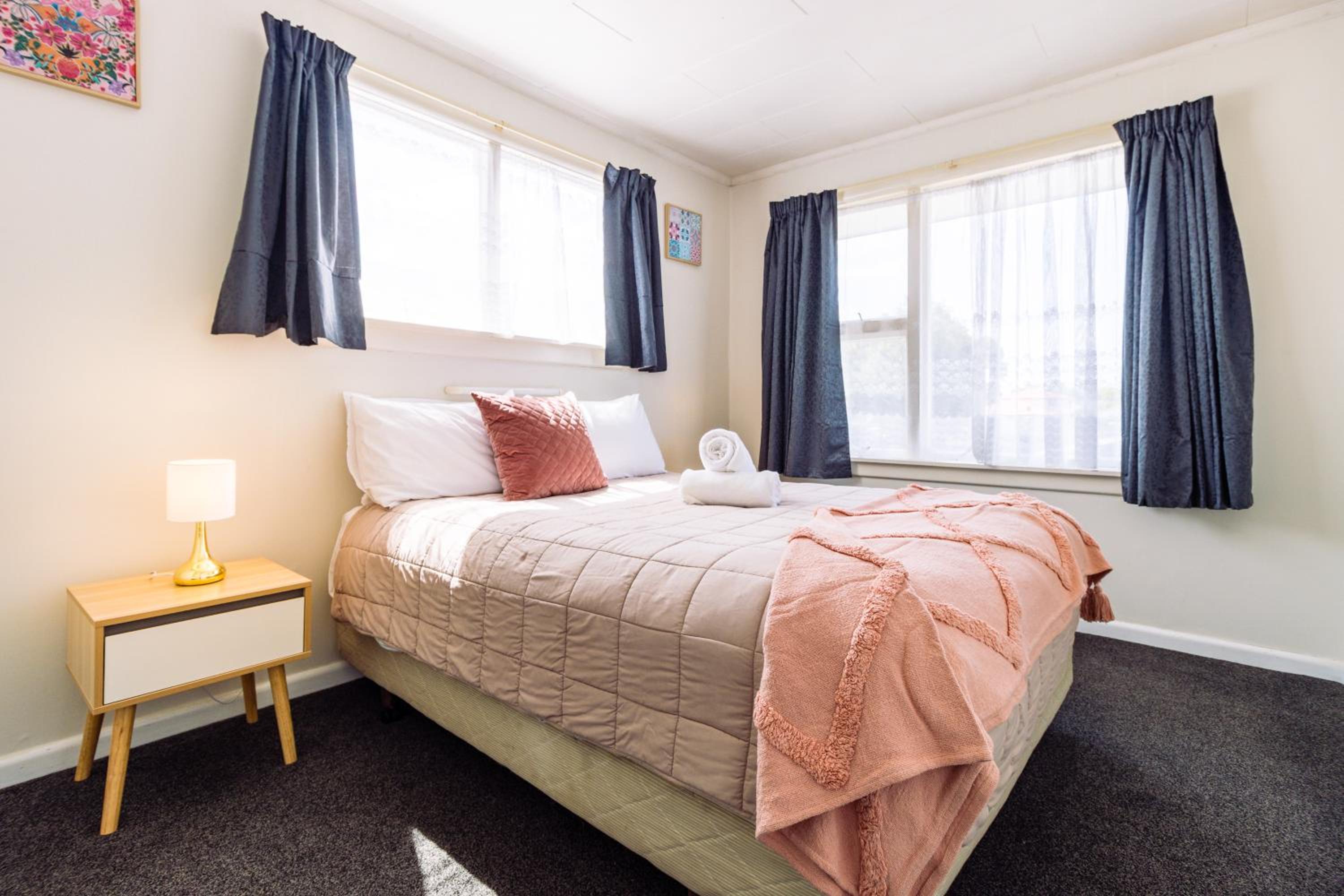 One-Bedroom Standard Apartment - Photo 2