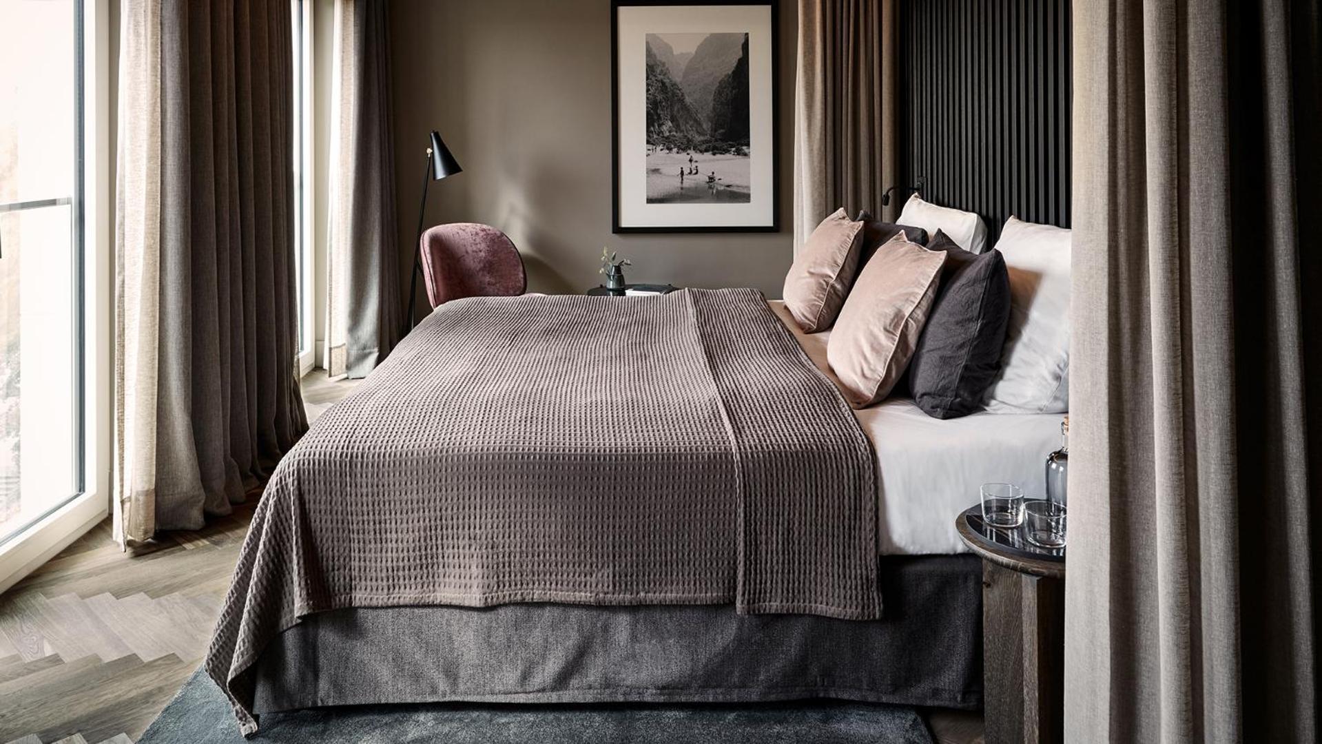 Grand Deluxe - Photo 1