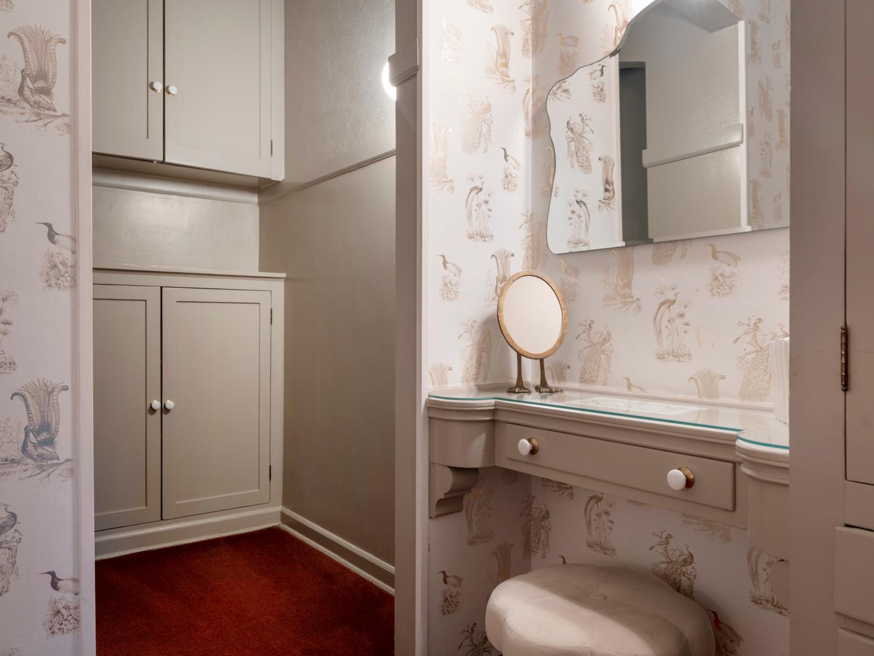 Grand Studio Residence with King Bed