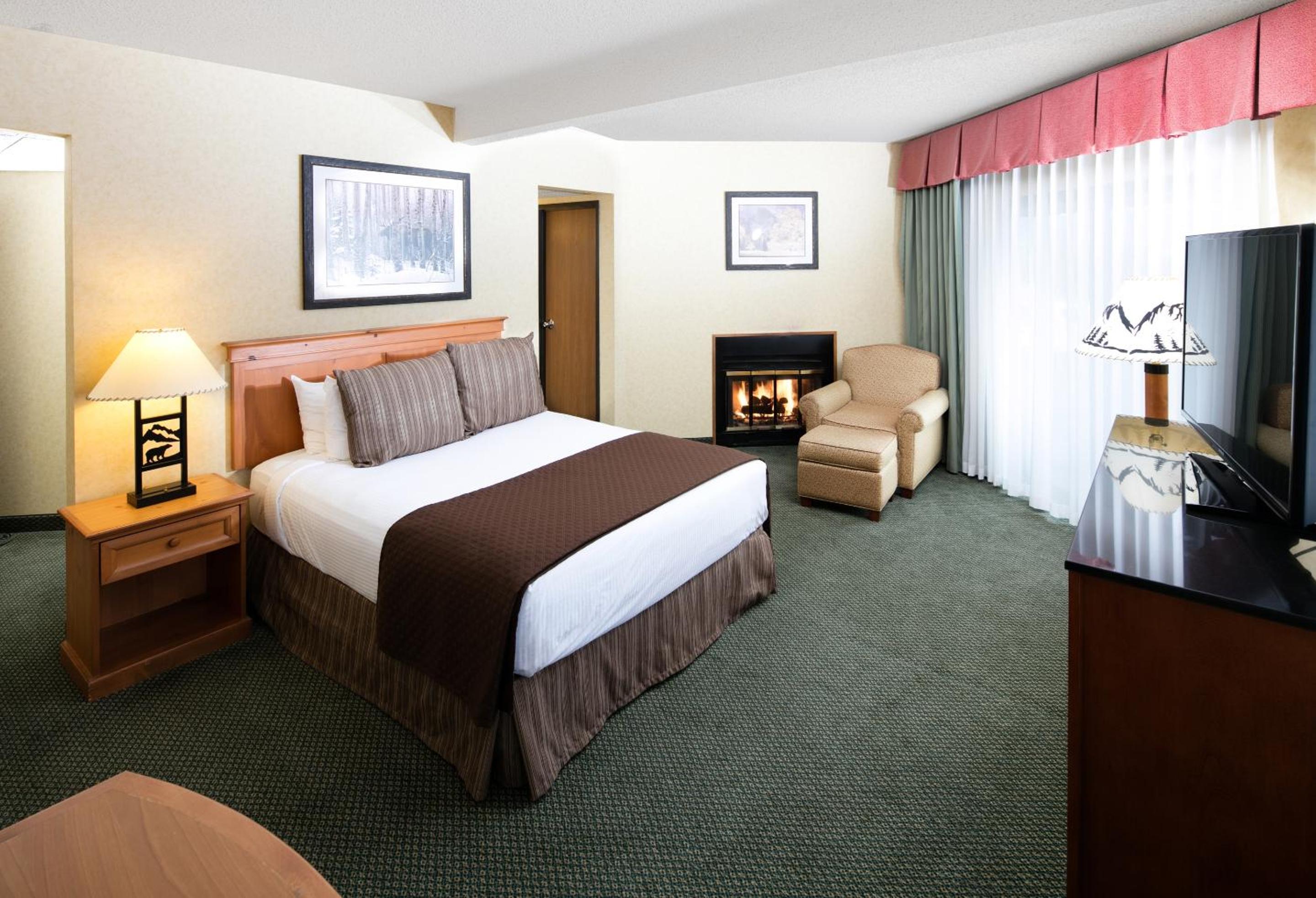 Executive Suite - Photo 3