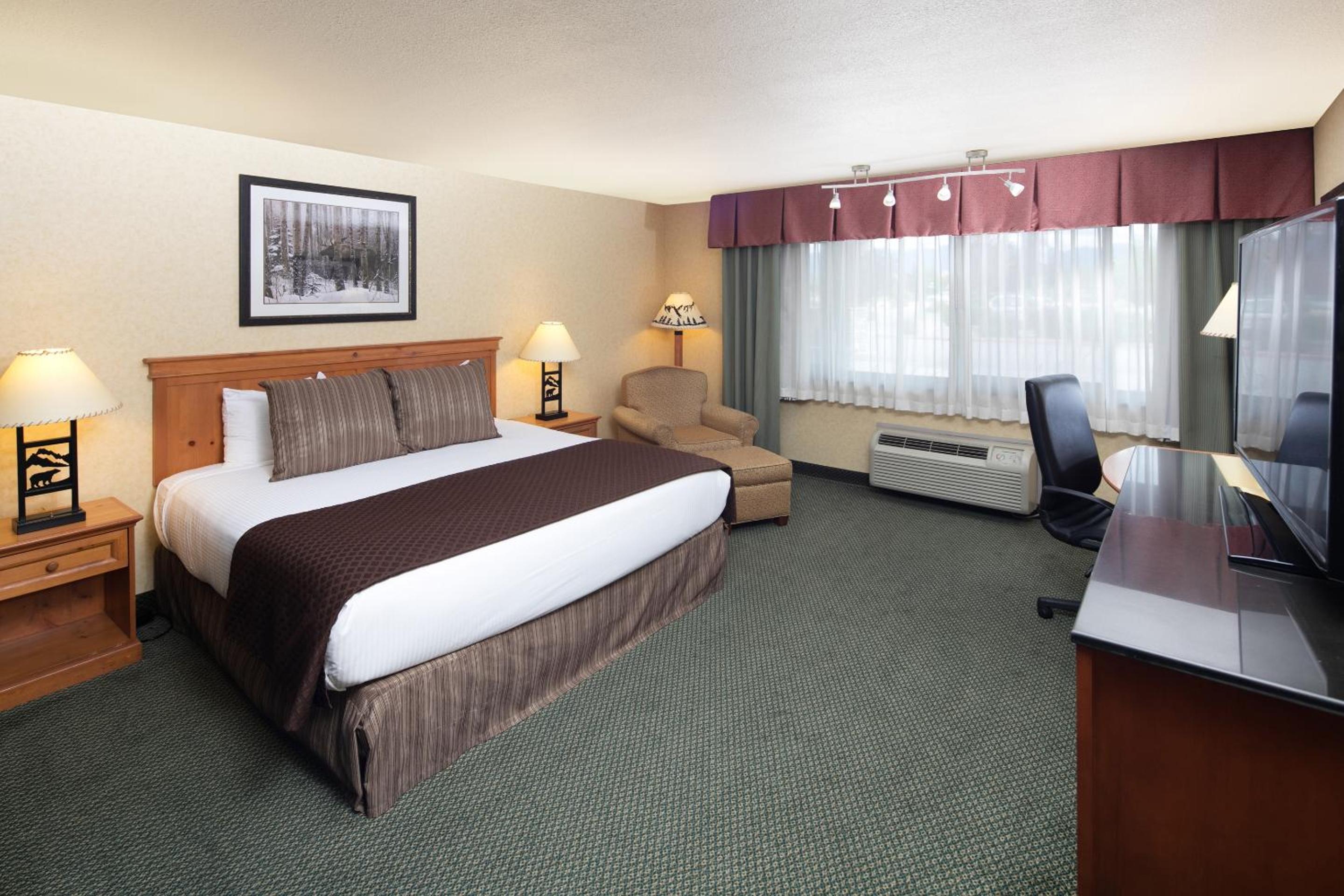 King Room with Roll-In Shower - Disability Access at Red Lion Hotel Kalispell in Kalispell
