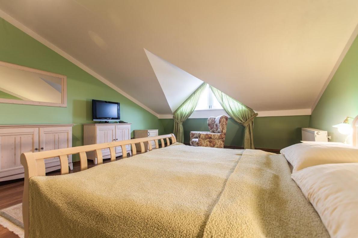 Economy Double Room - Photo 5