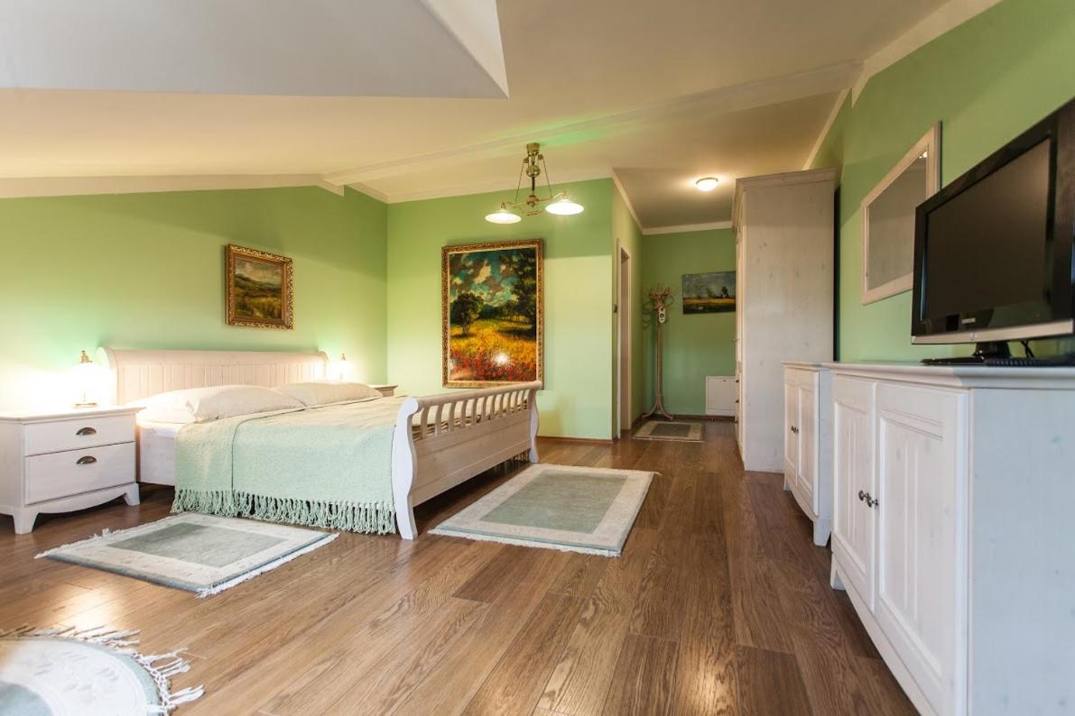 Economy Double Room - Photo 6