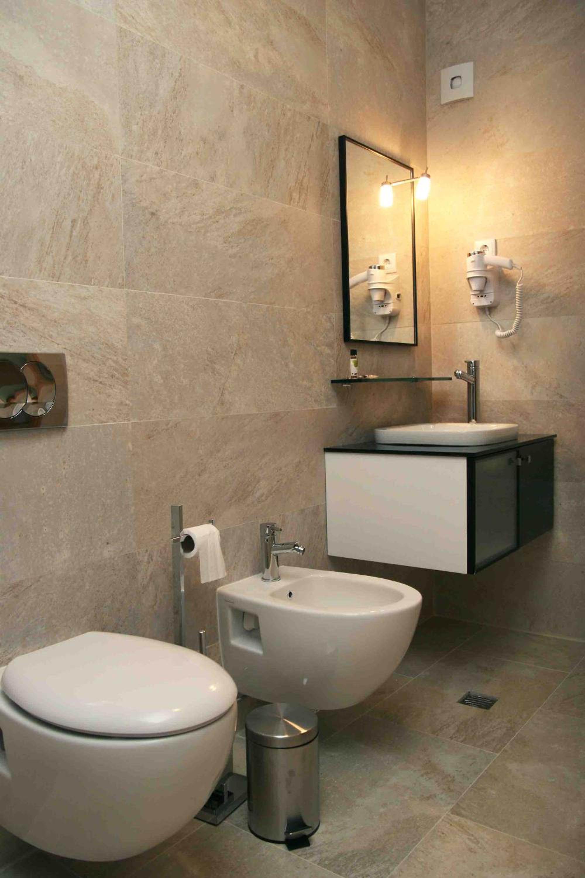 Double or Twin Room - Photo 2