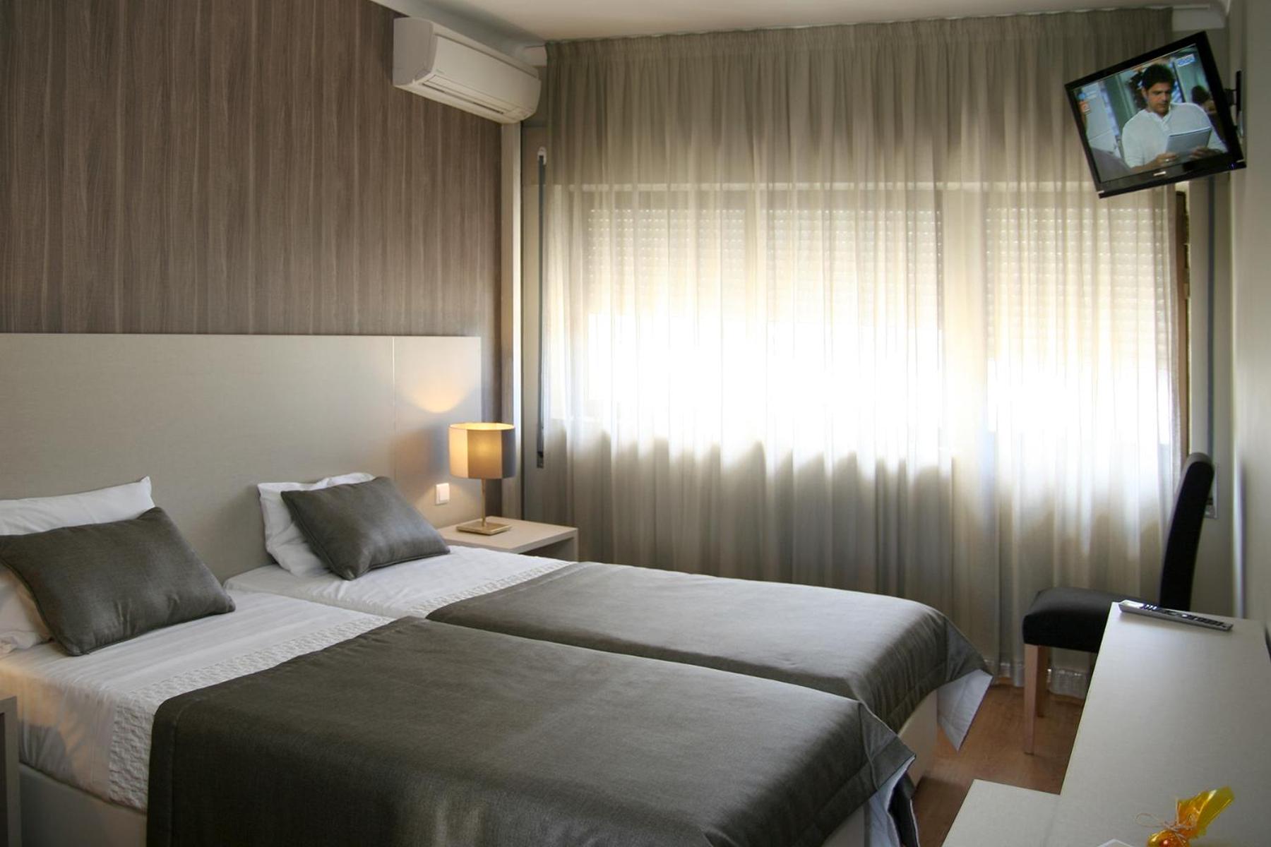 Double or Twin Room - Photo 1