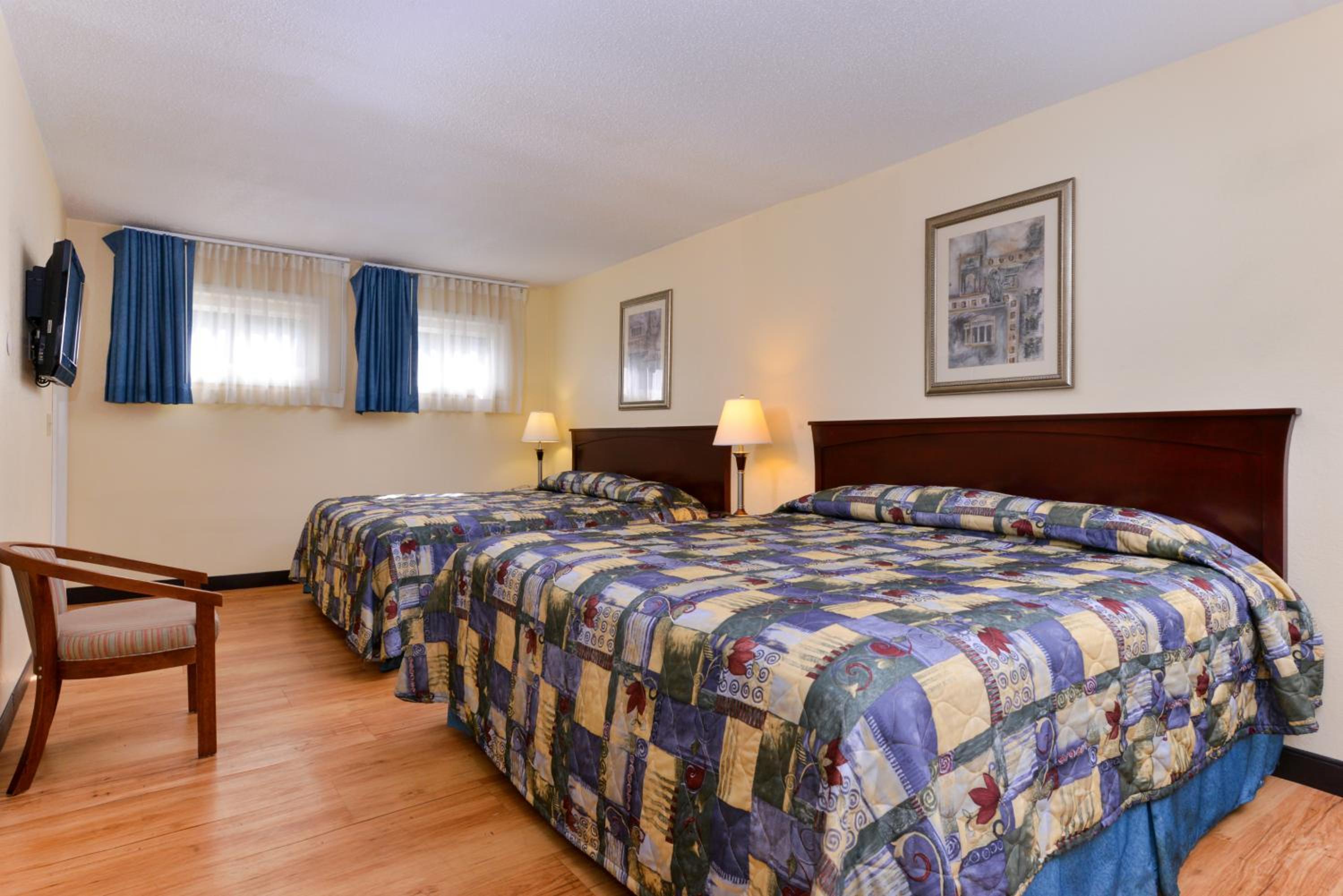 King Suite with Two King Beds and Sofa Bed  photo 1