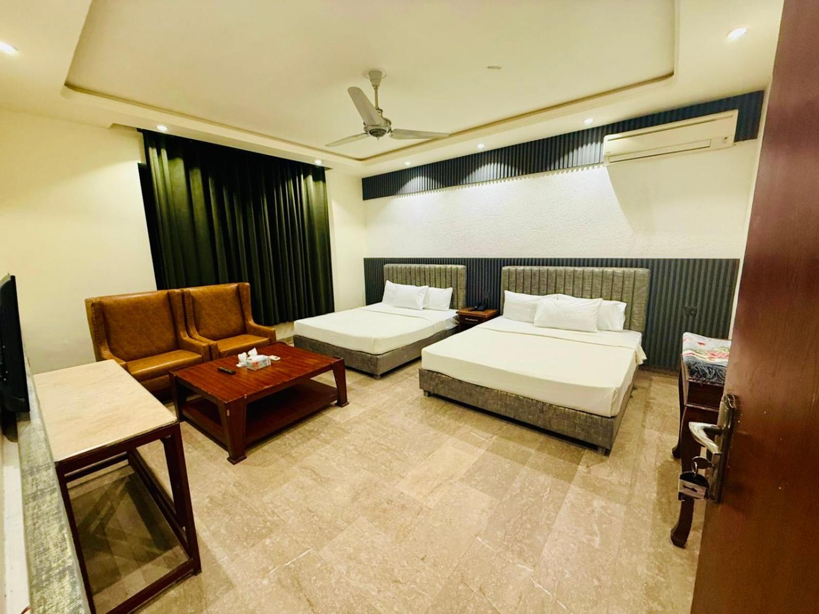 Deluxe Twin Room photo 2